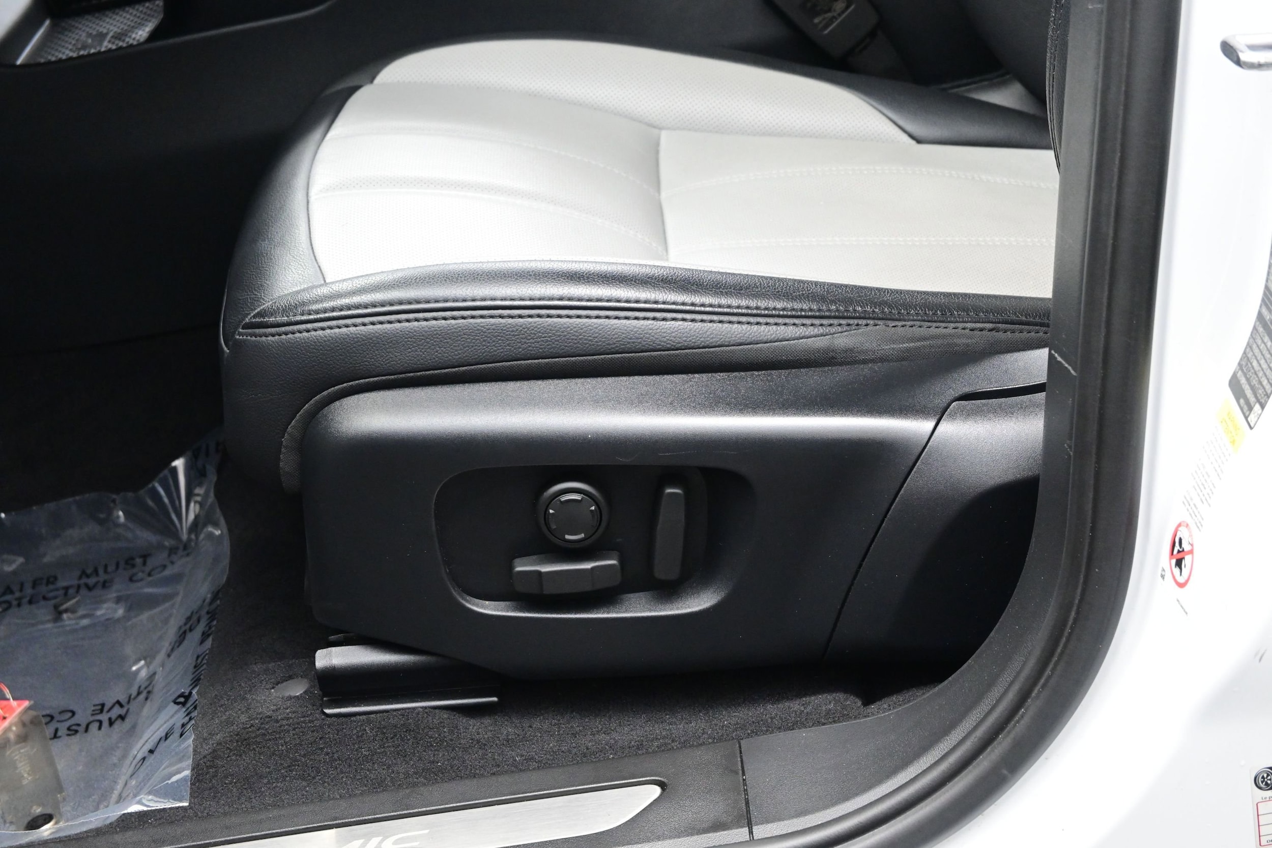 2023 Land Rover Range Rover Evoque S - Photo 11
