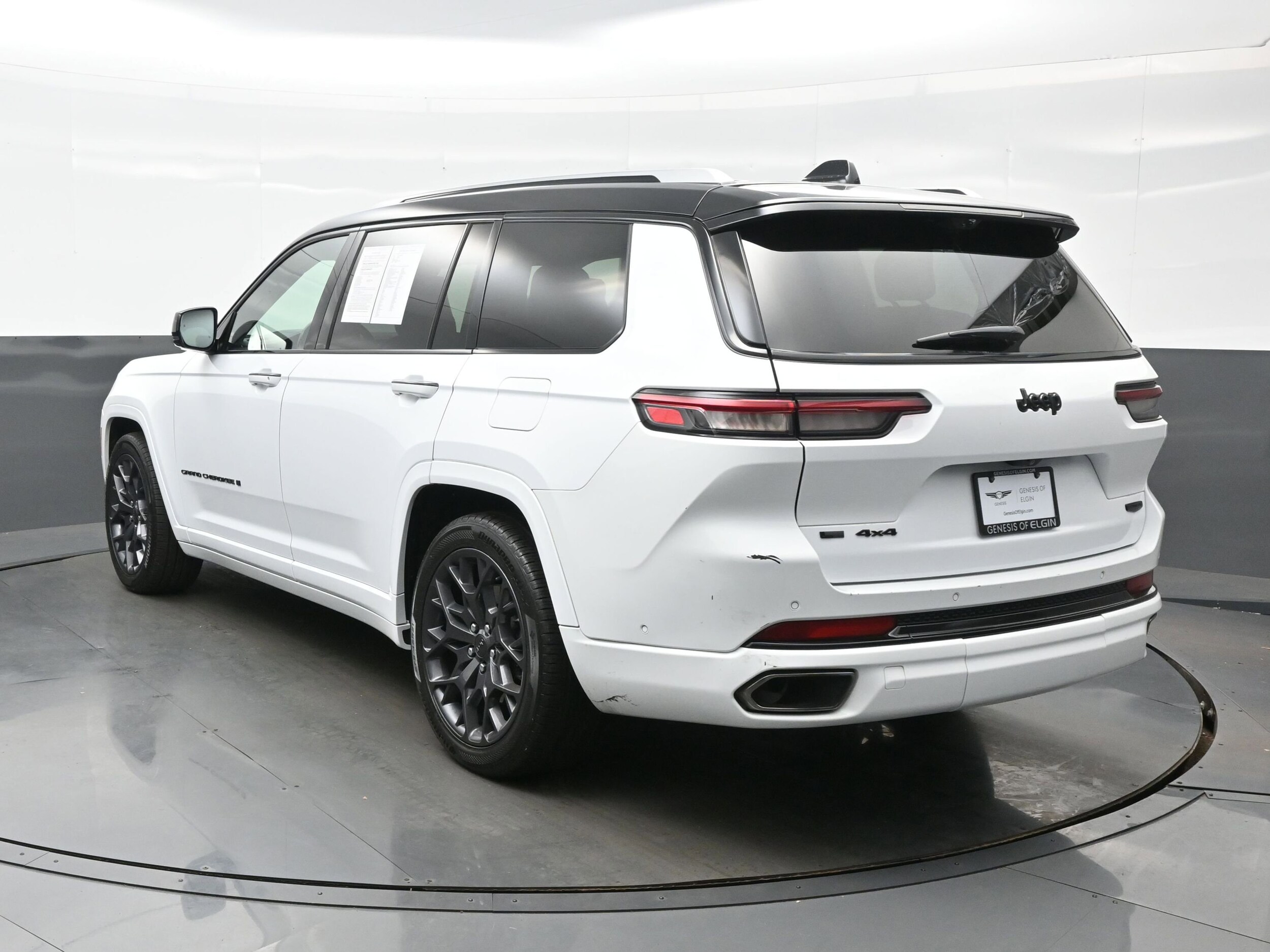 2023 Jeep Grand Cherokee L Summit photo 4