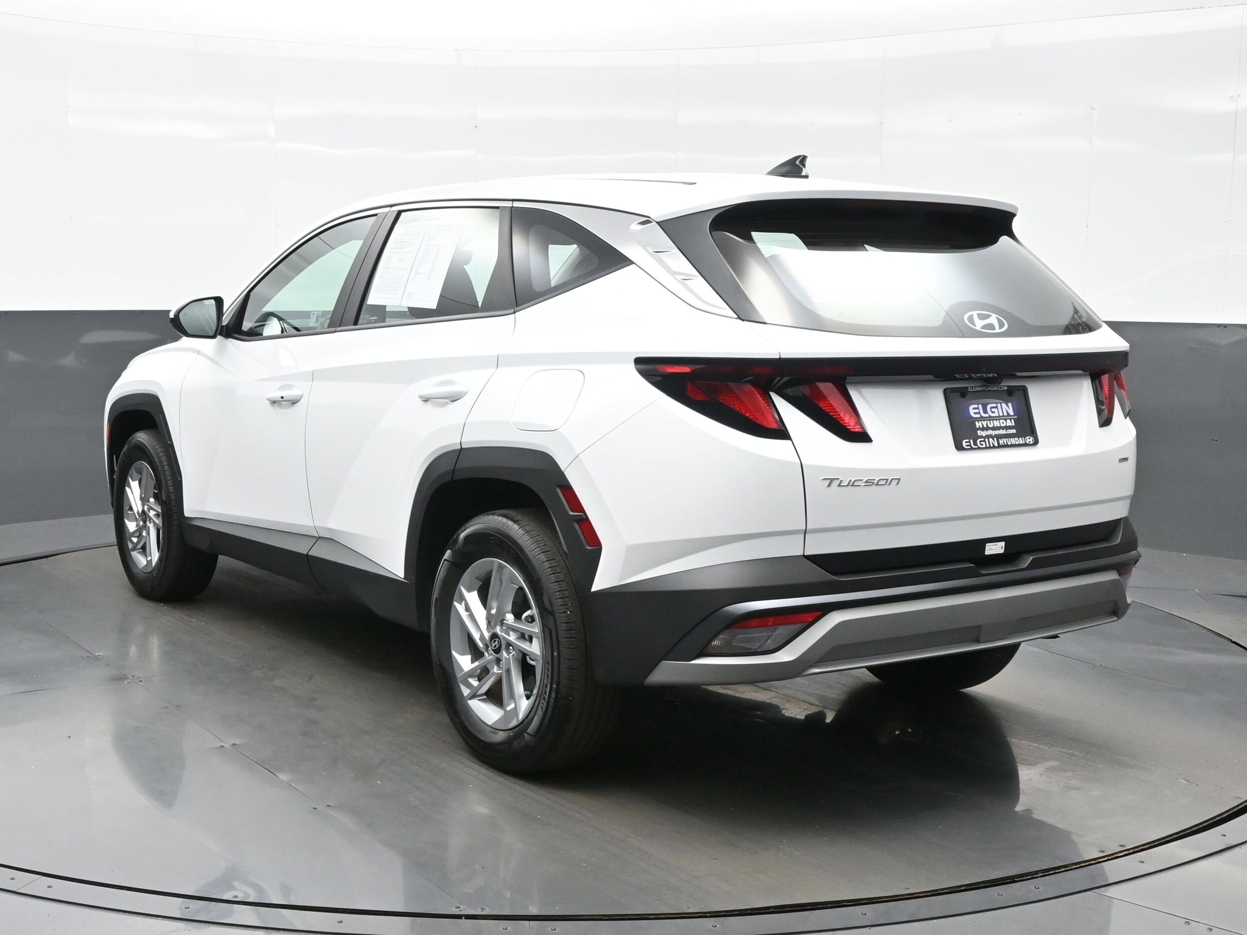 2025 Hyundai Tucson SE photo 4