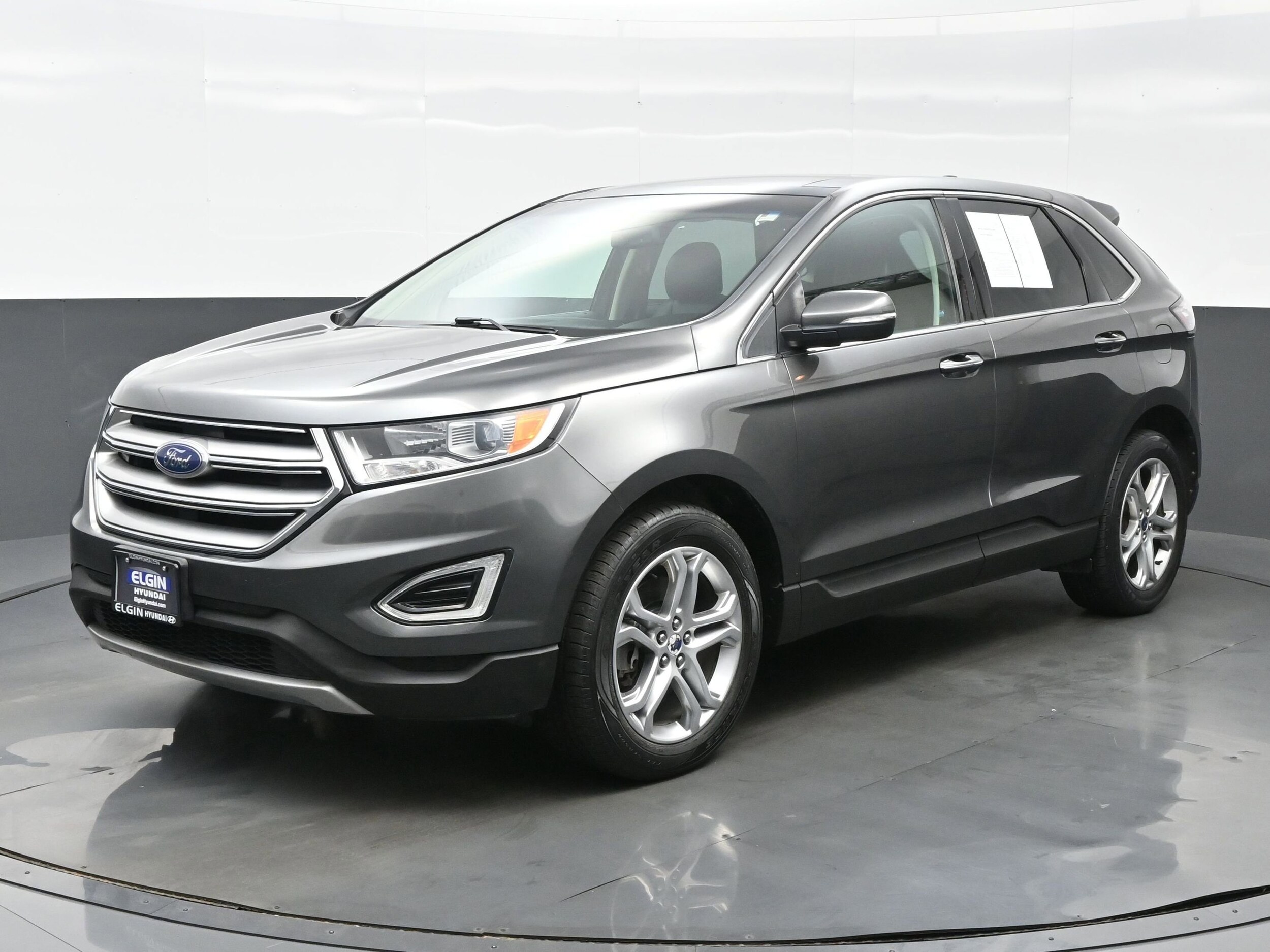 2015 Ford Edge Titanium photo 2