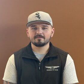 Staff member Kamil K from ID_006b9d0fe4d1