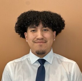 Staff member Gustavo A from ID_2b01e27485c4