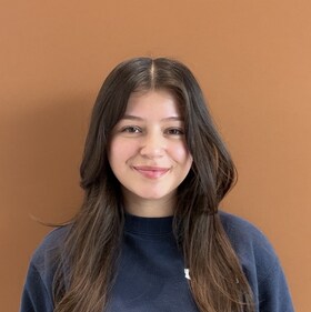 Staff member Shirley Z from ID_006b9d0fe4d1