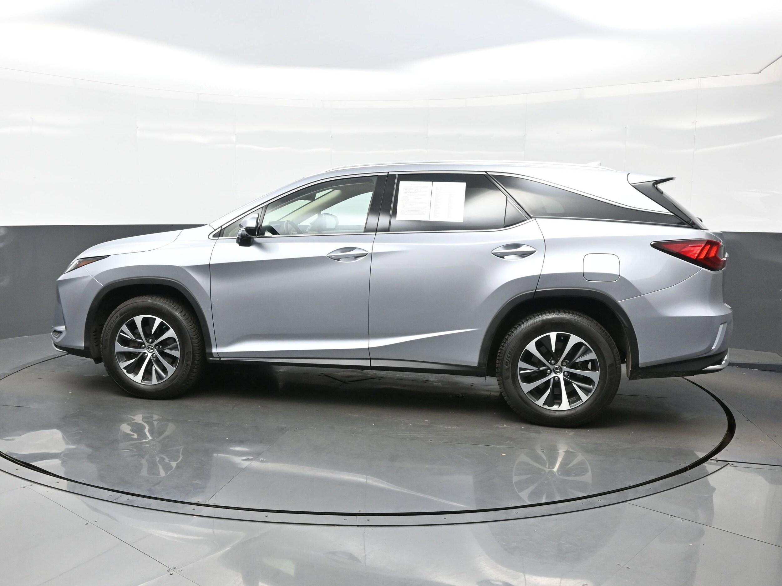 2022 Lexus RX 350L photo 3