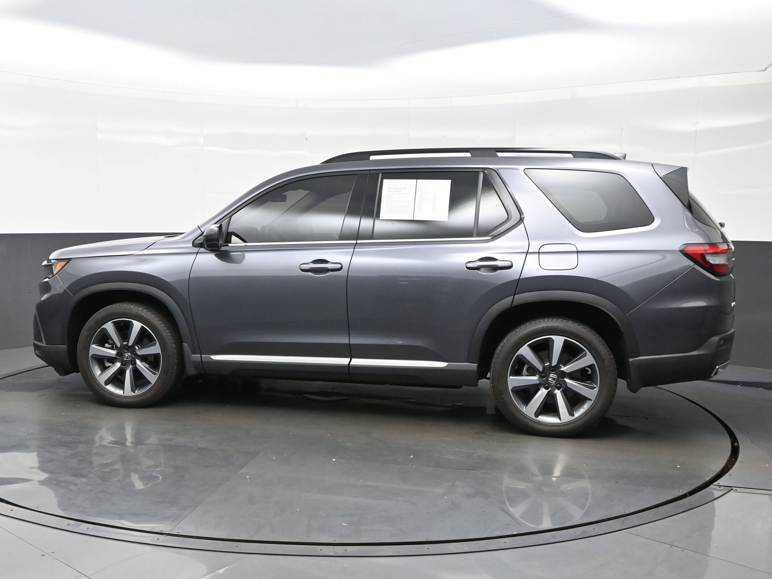 2023 Honda Pilot Elite photo 3
