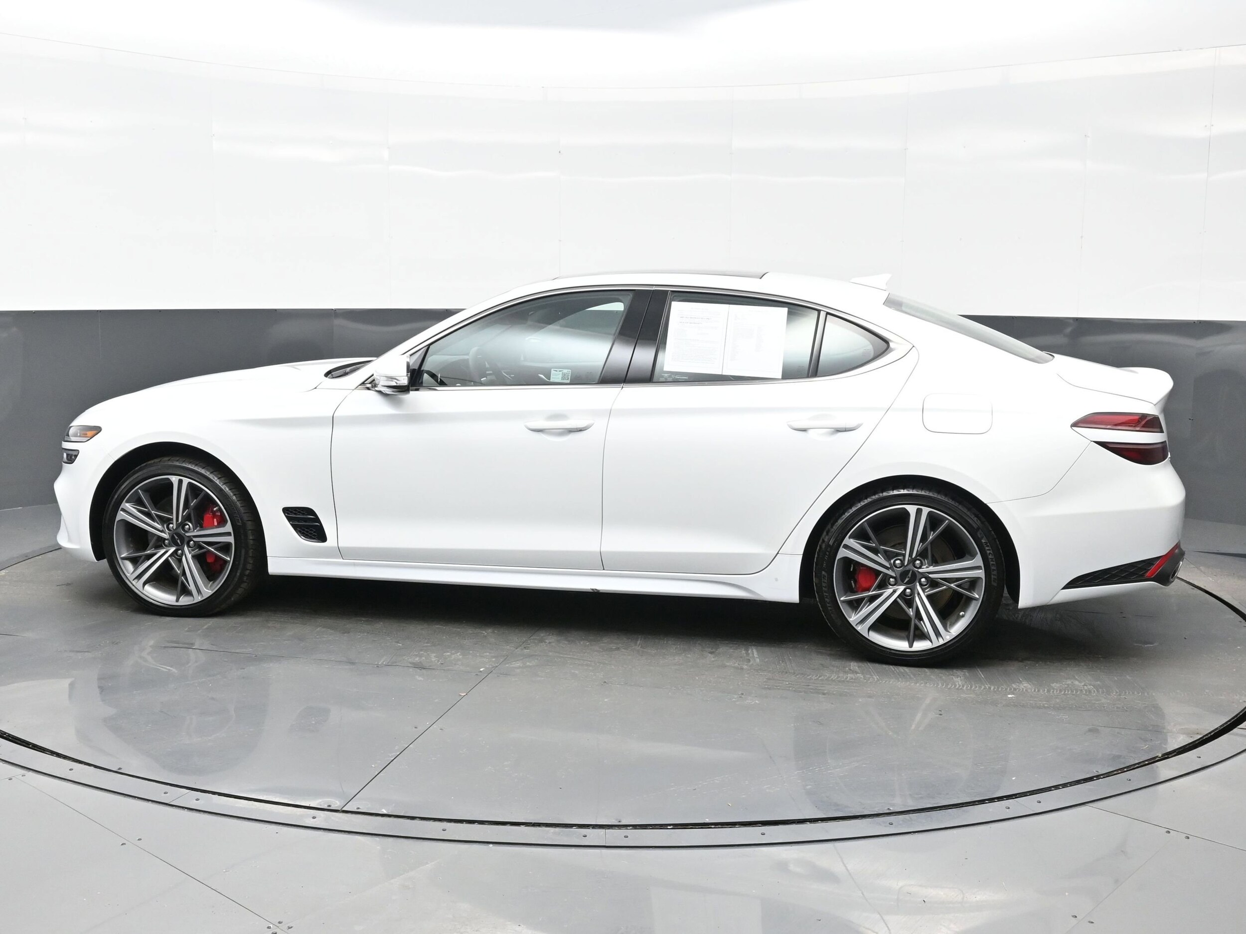 2025 Genesis G70 2.5T photo 3