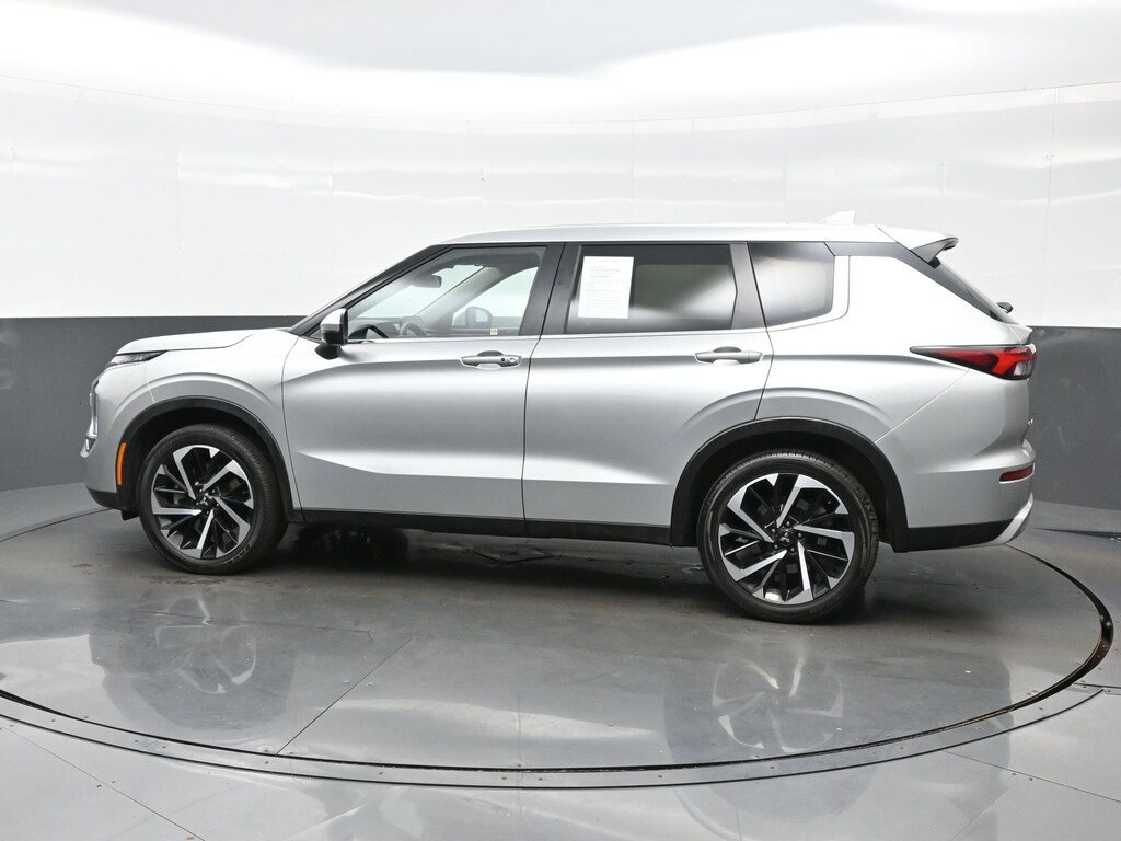 Used 2023 Mitsubishi Outlander SE Special Edition SUV
