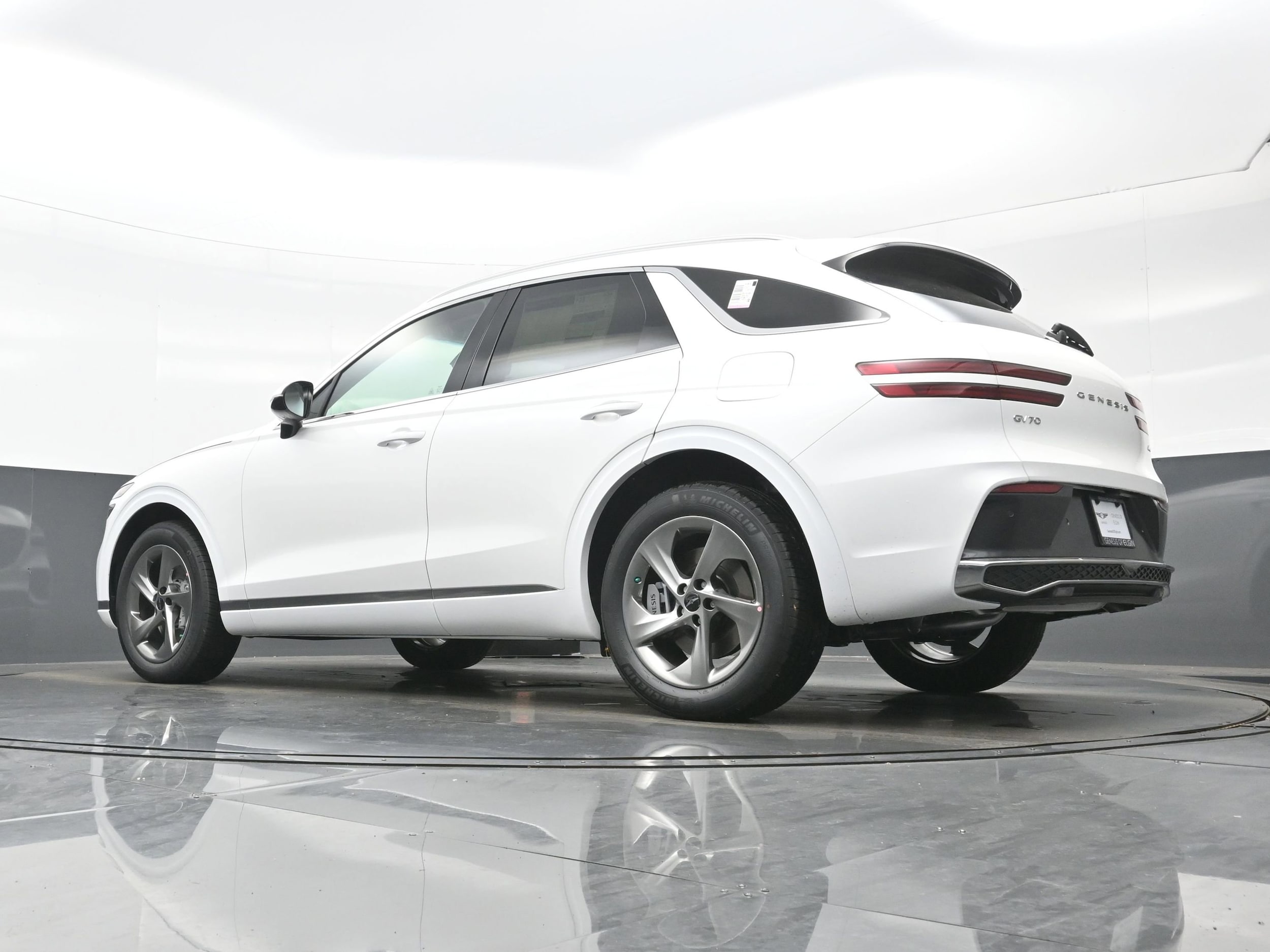 2026 GENESIS GV70 Standard - Photo 15