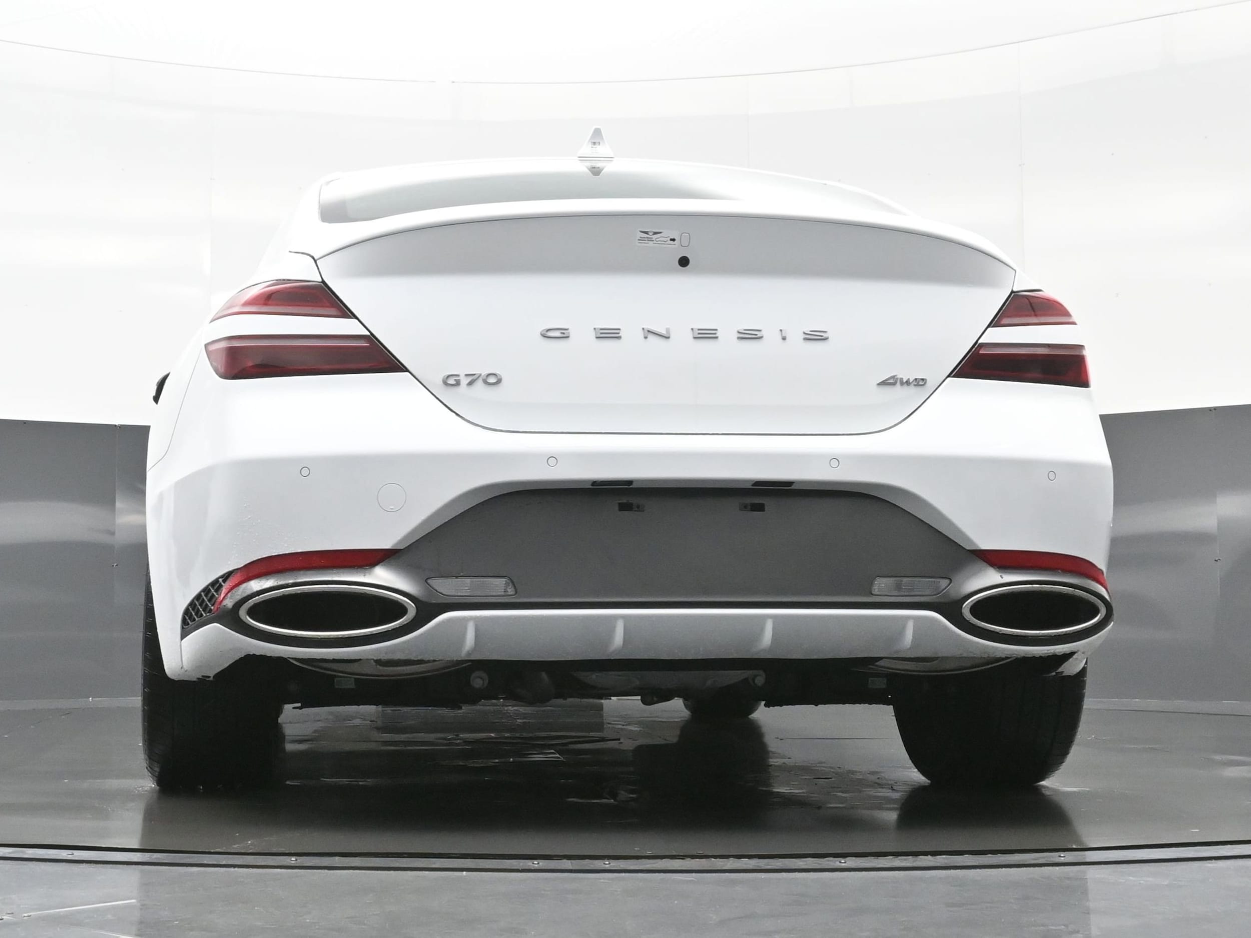 2025 GENESIS G70 Standard - Photo 16
