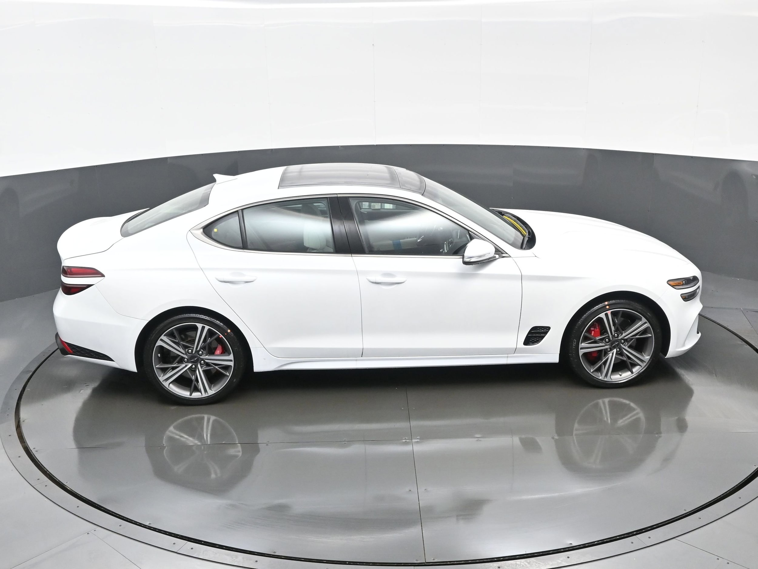 2025 GENESIS G70 Standard - Photo 26