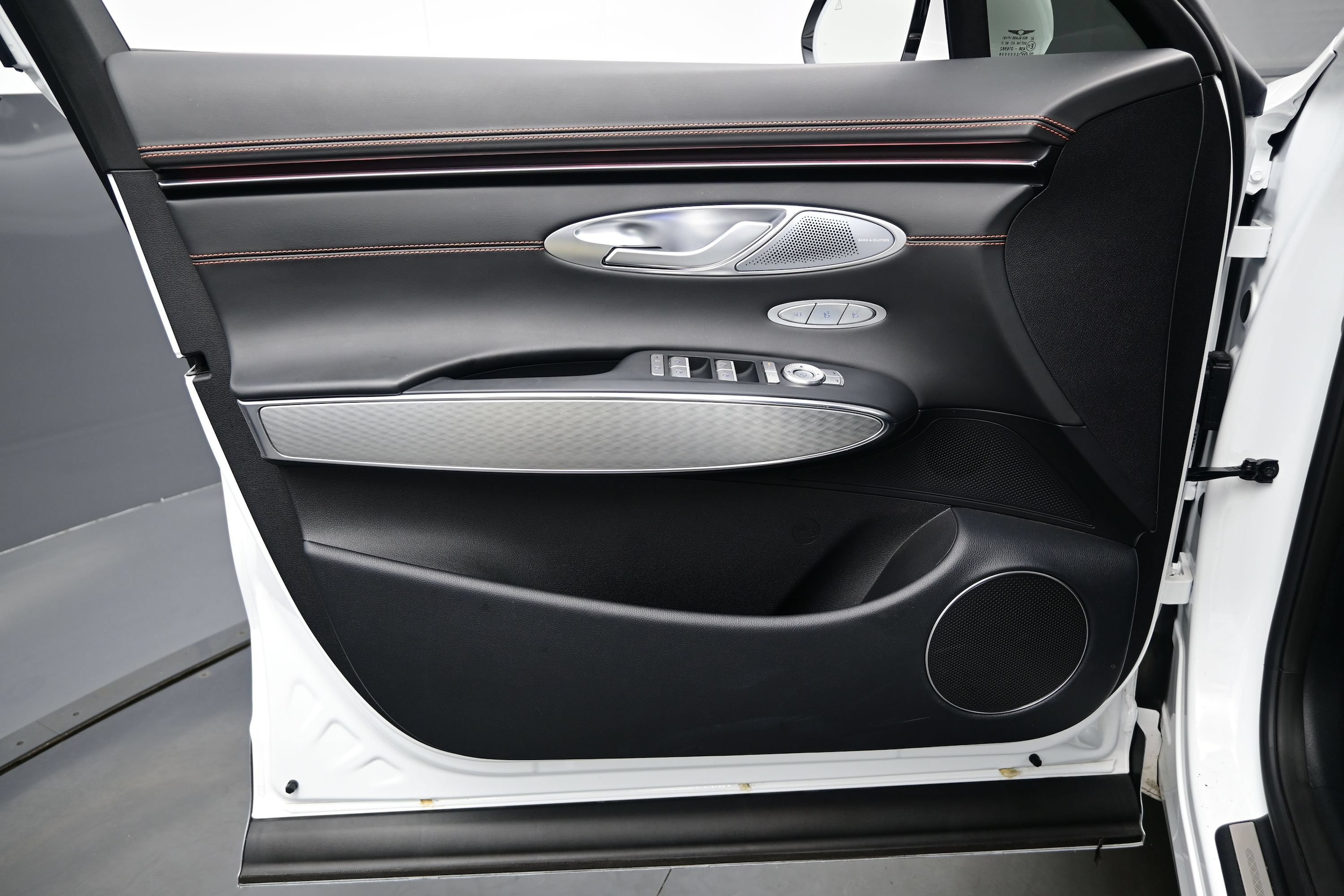 2026 GENESIS GV70 Sport Prestige - Photo 9