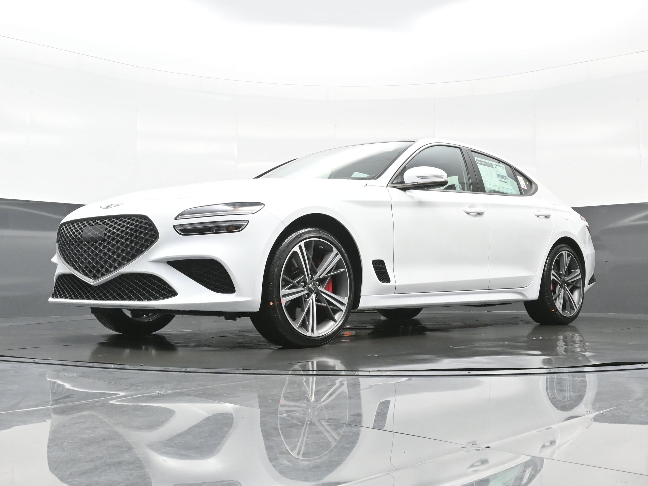 2025 GENESIS G70 Standard - Photo 13