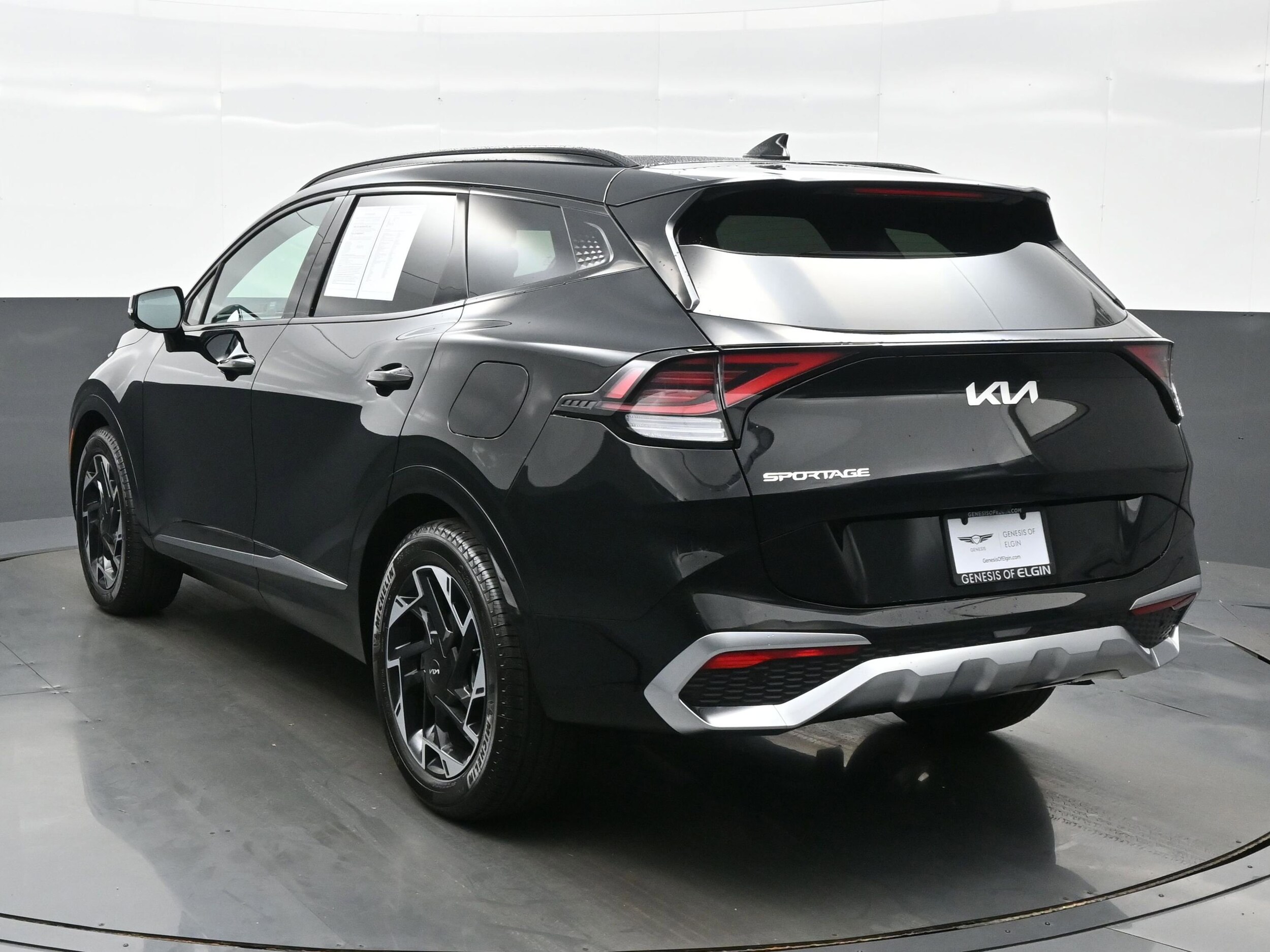 2025 Kia Sportage photo 3