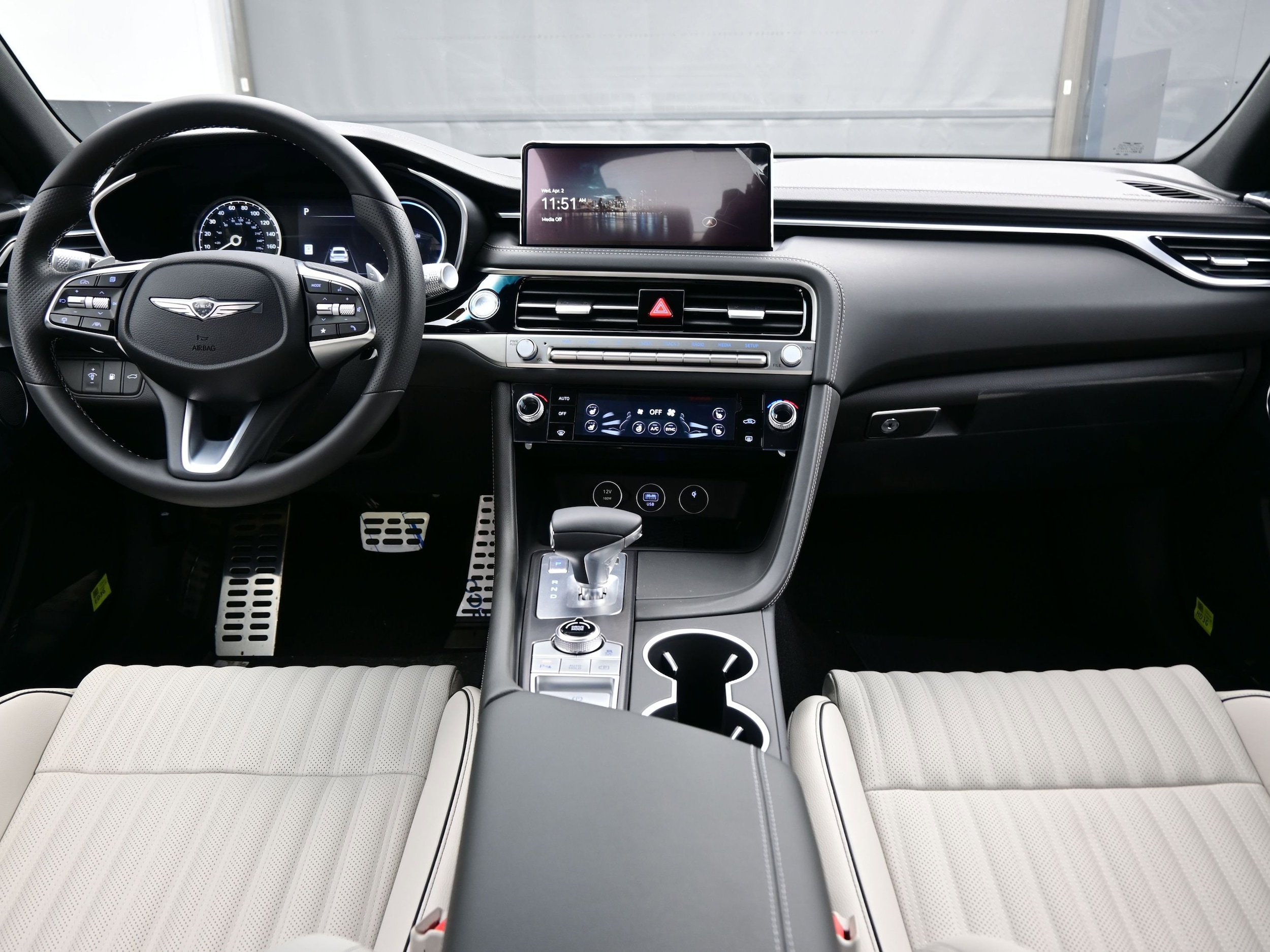 2025 GENESIS G70 Standard - Photo 9