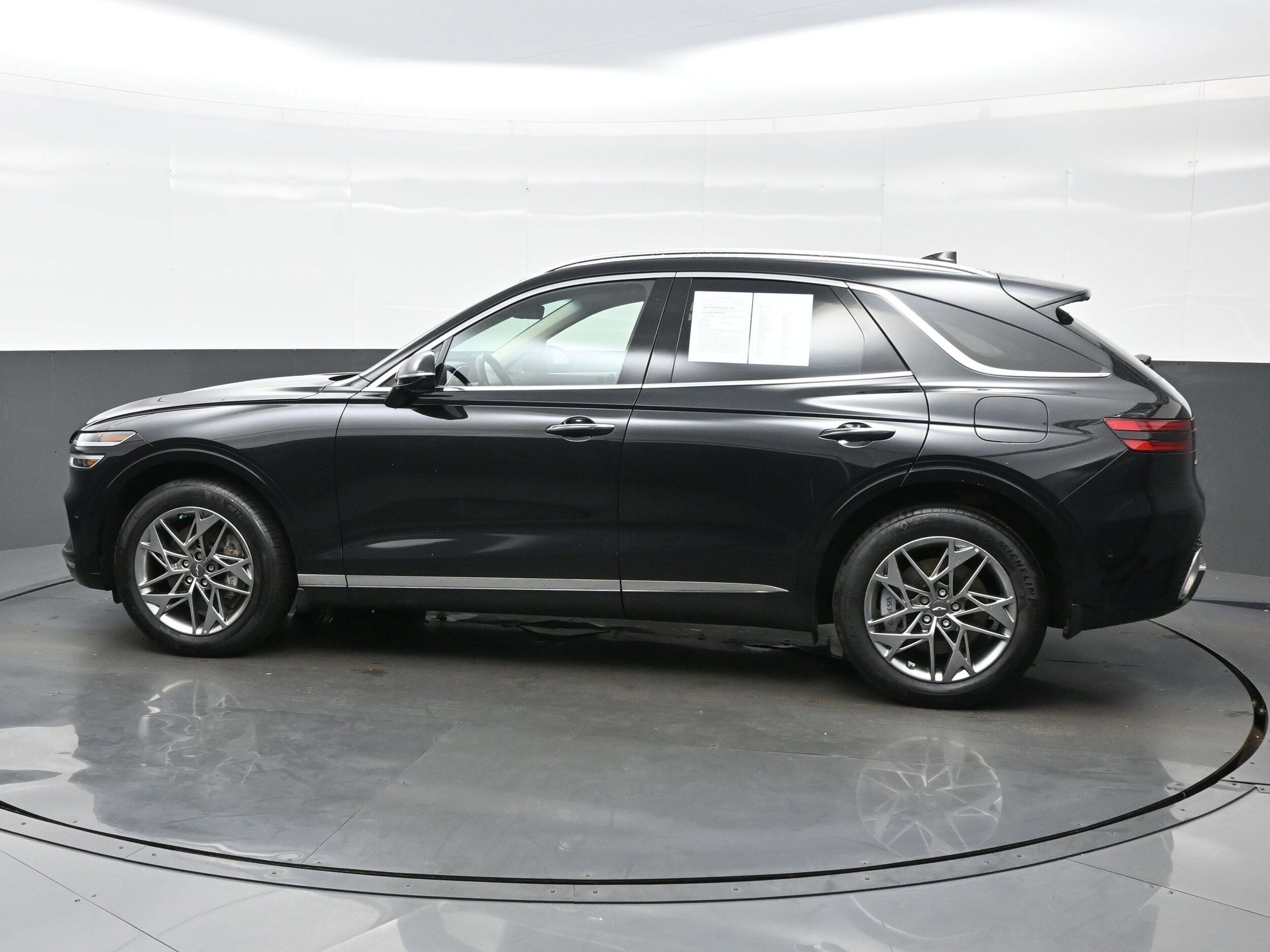 2023 Genesis GV70 2.5T photo 3