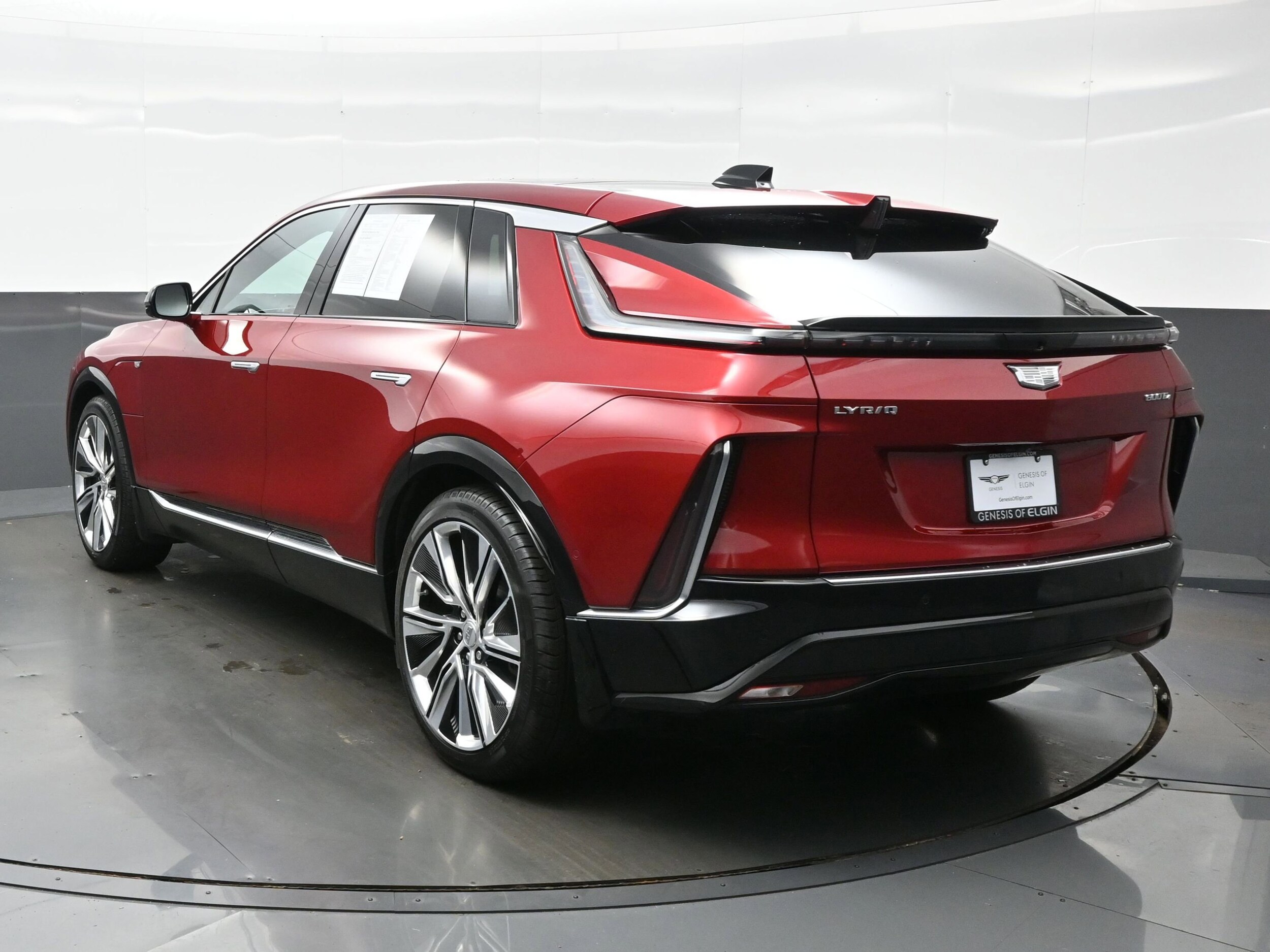 2024 Cadillac Lyriq Luxury photo 4