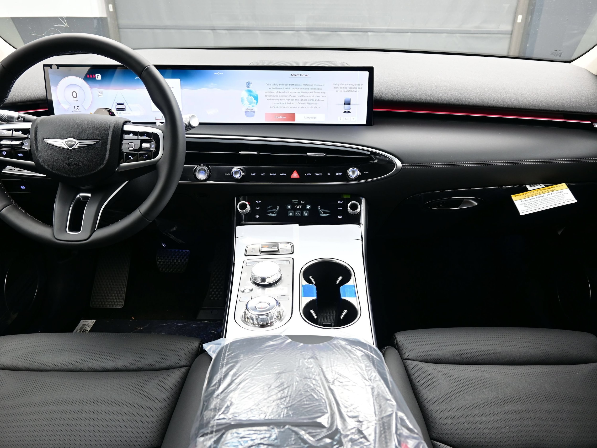 2026 GENESIS GV70 Standard - Photo 9