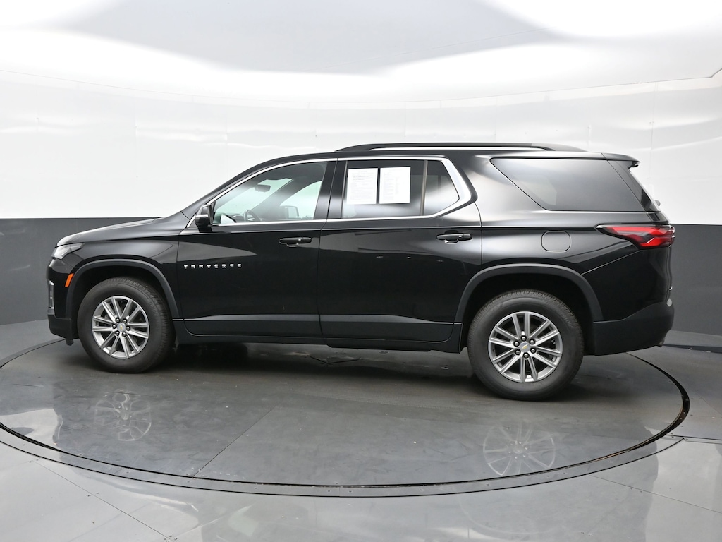 Used 2022 Chevrolet Traverse LT Cloth SUV