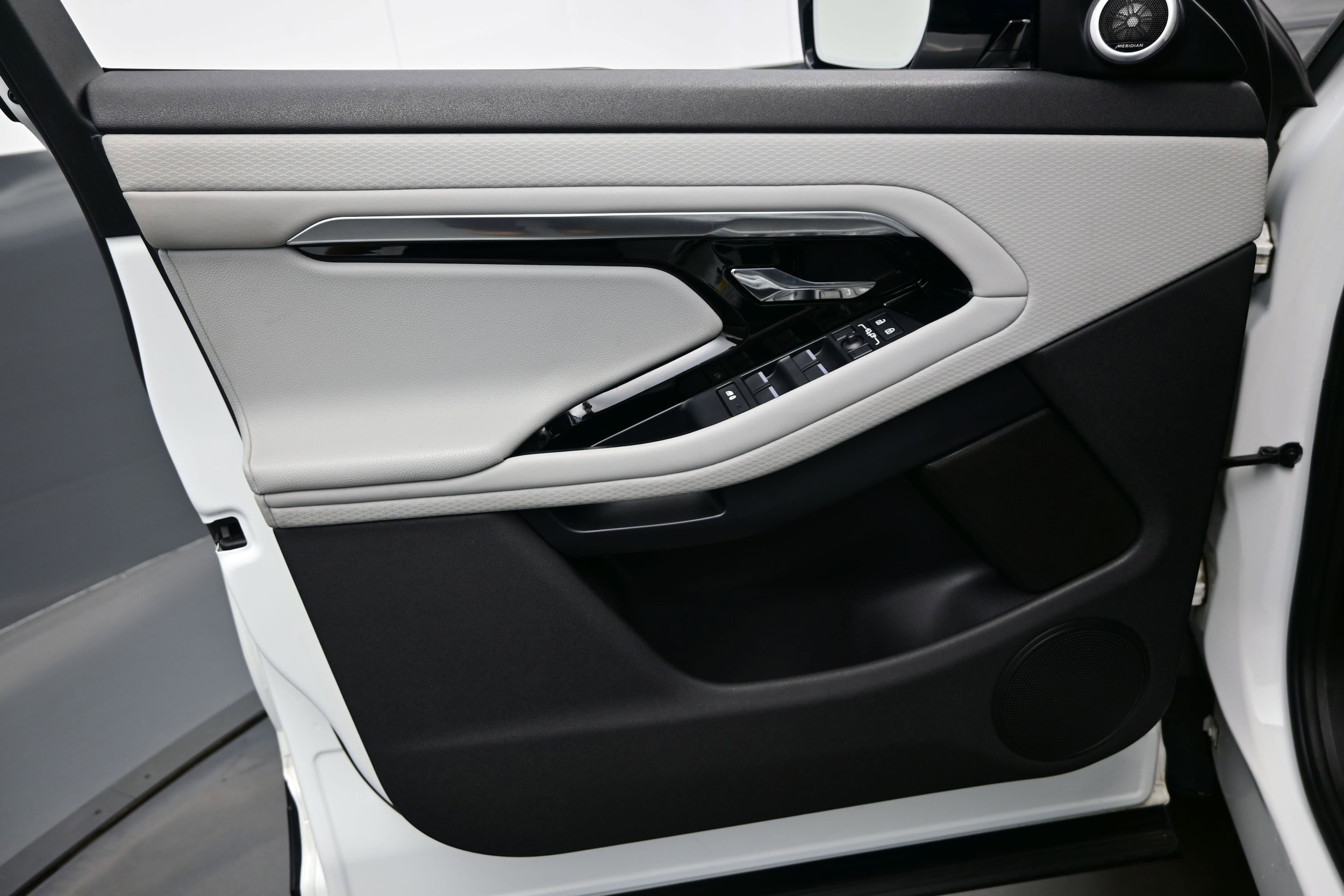 2023 Land Rover Range Rover Evoque S - Photo 9