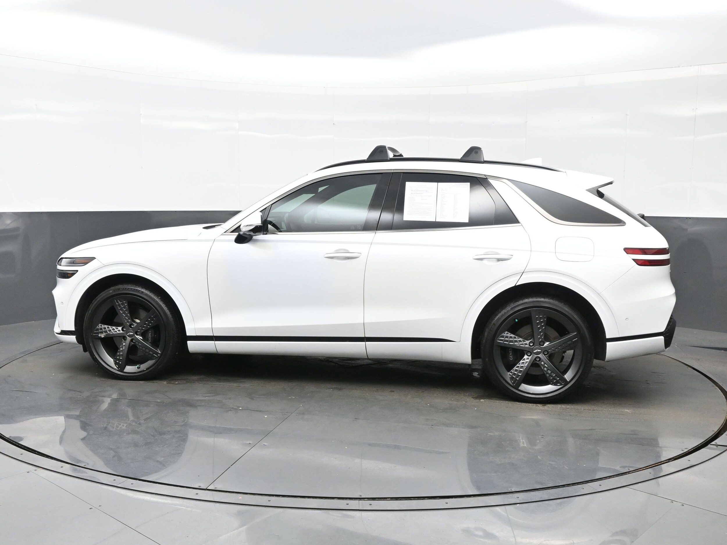 2023 Genesis GV70 2.5T photo 3