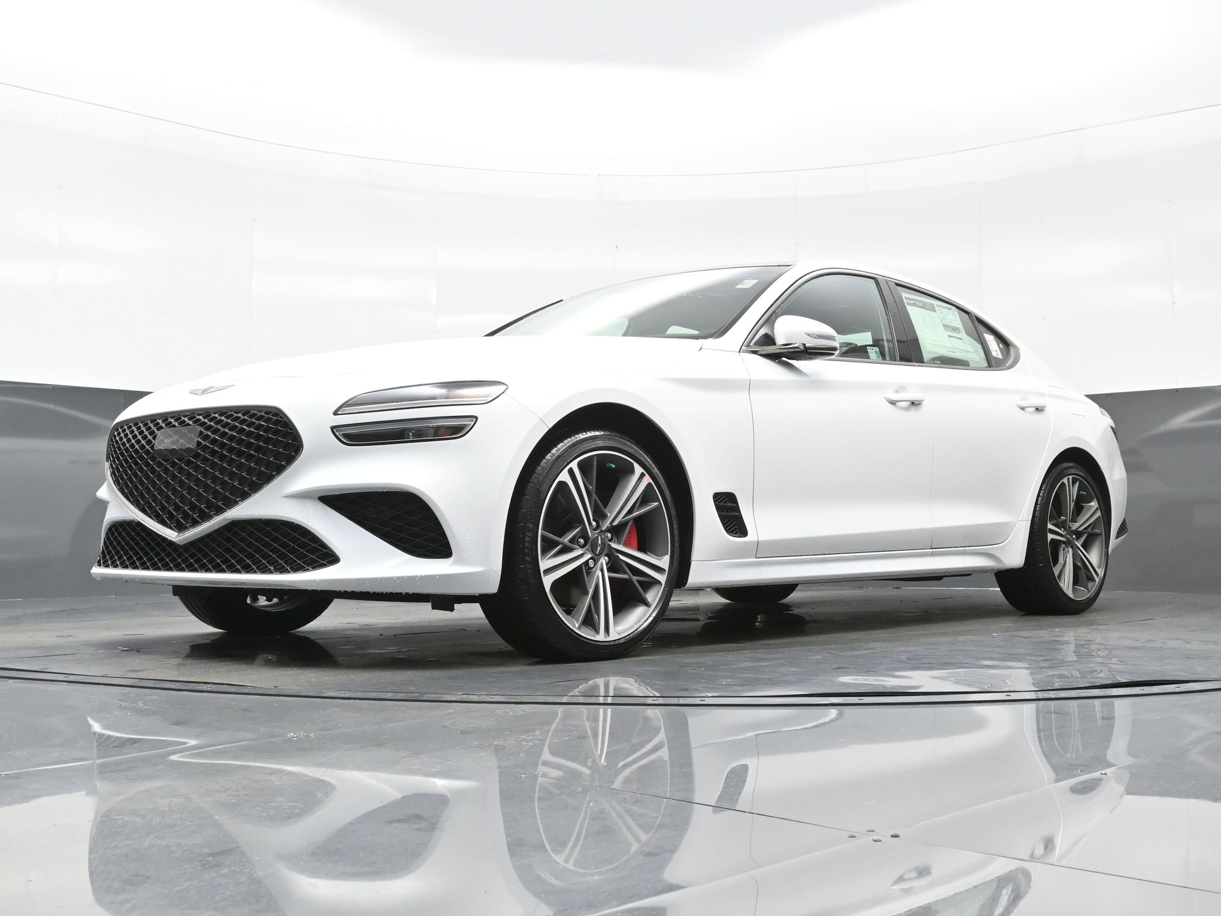 2025 GENESIS G70 Standard - Photo 13