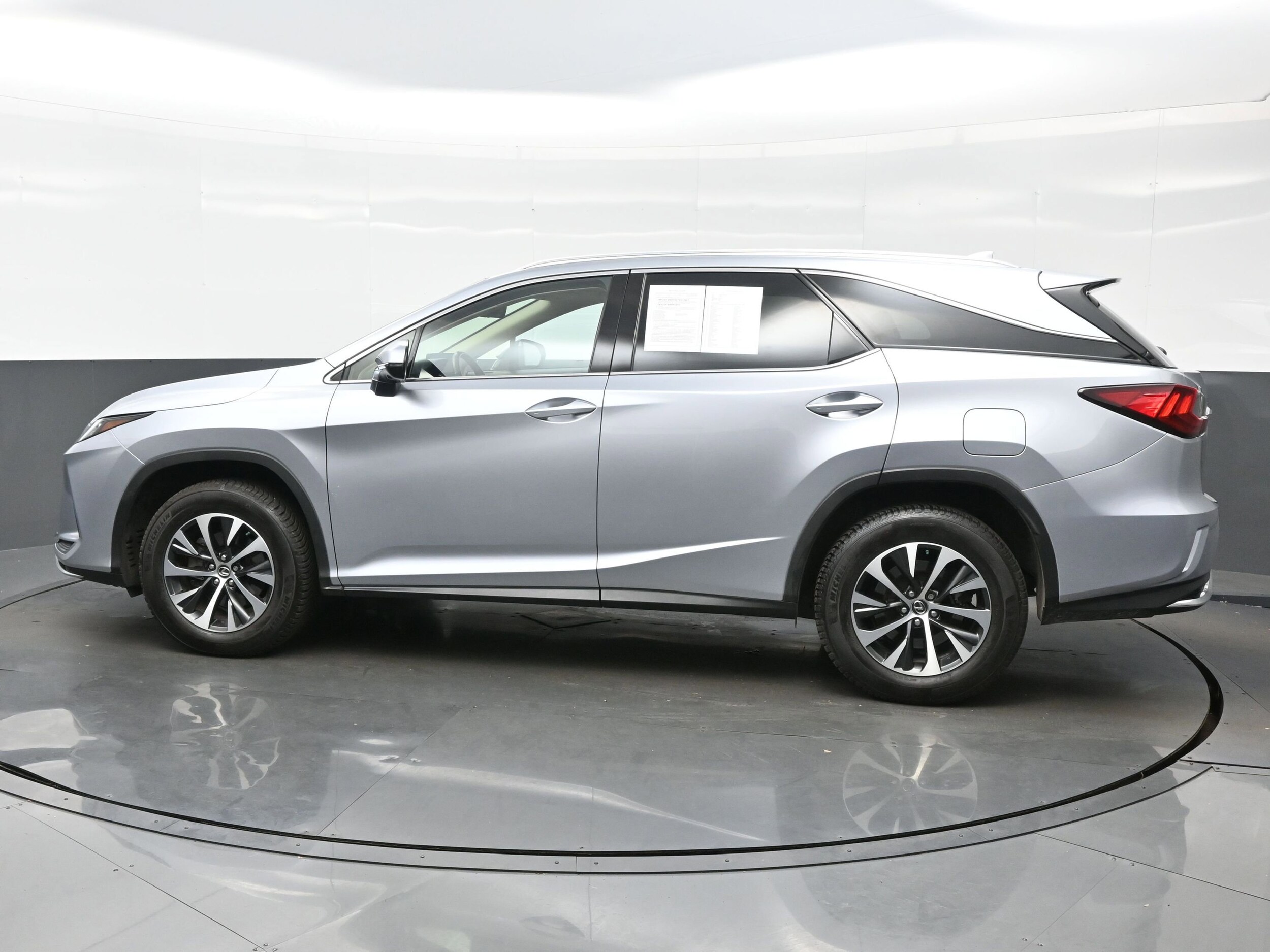 2022 Lexus RX 350L photo 3