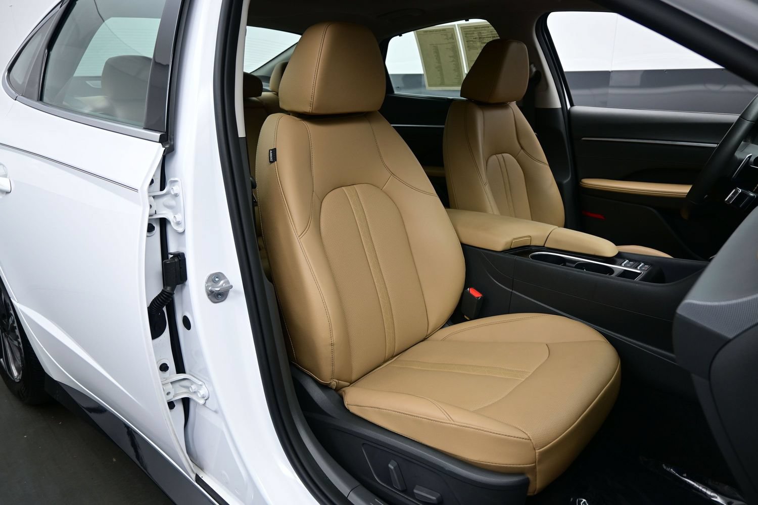 2026 Hyundai Sonata Hybrid Limited - Photo 14
