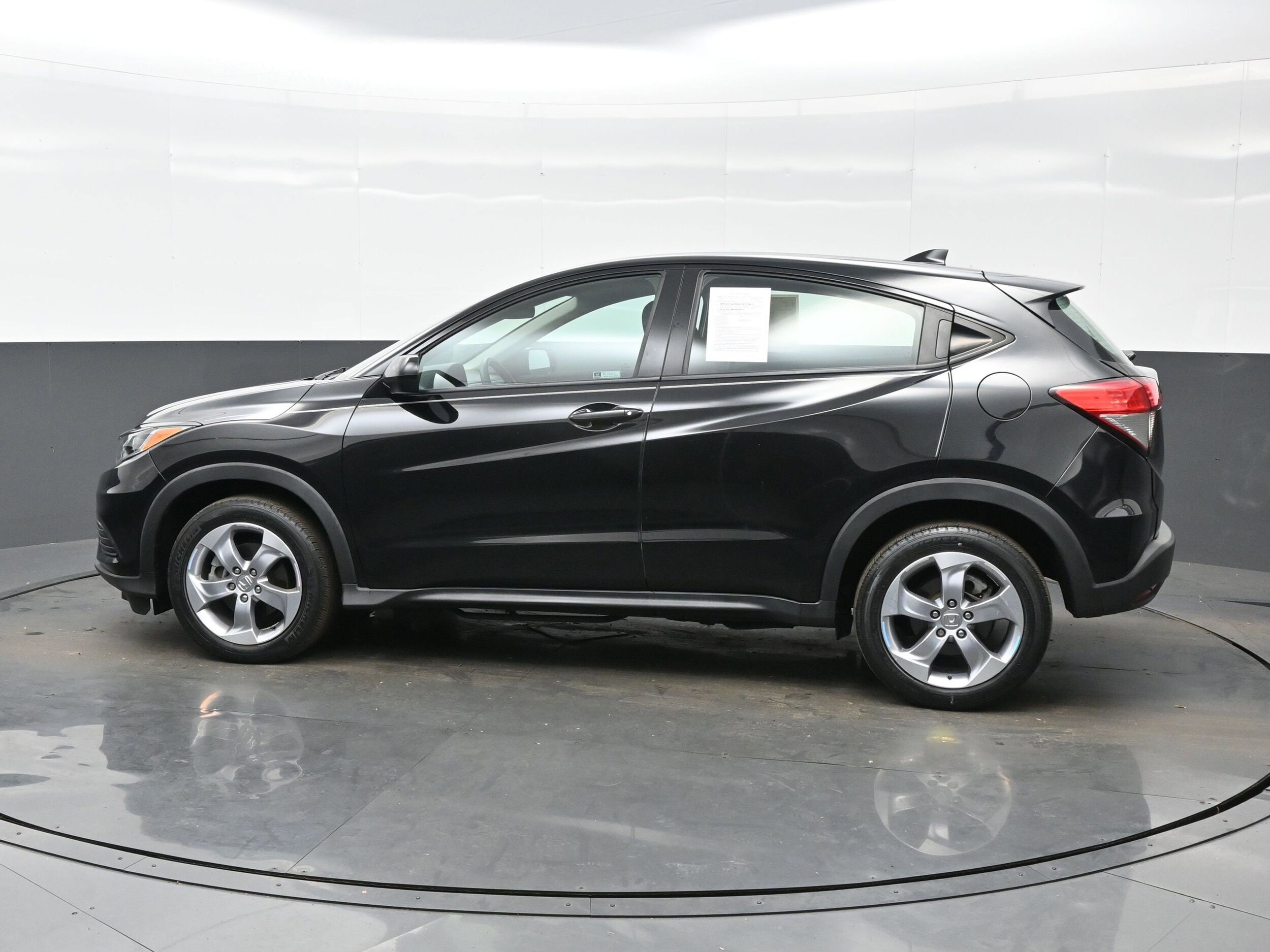 2022 Honda HR-V LX photo 2