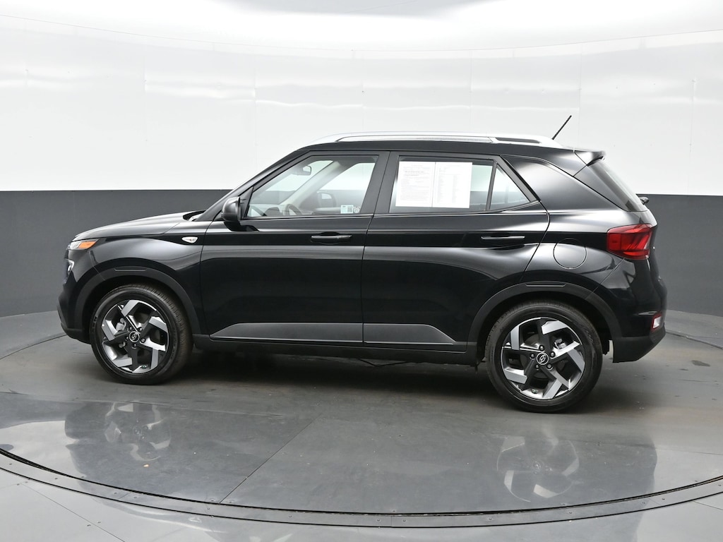 Used 2025 Hyundai Venue SEL SUV