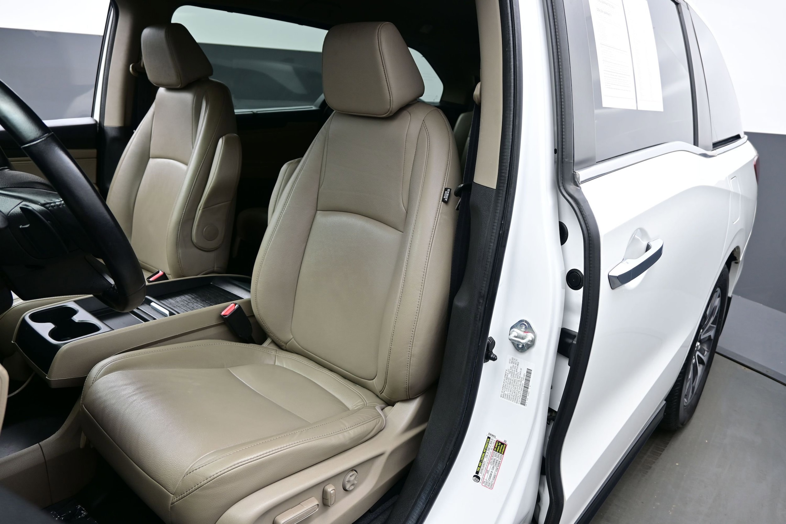 2022 Honda Odyssey EX-L - Photo 12