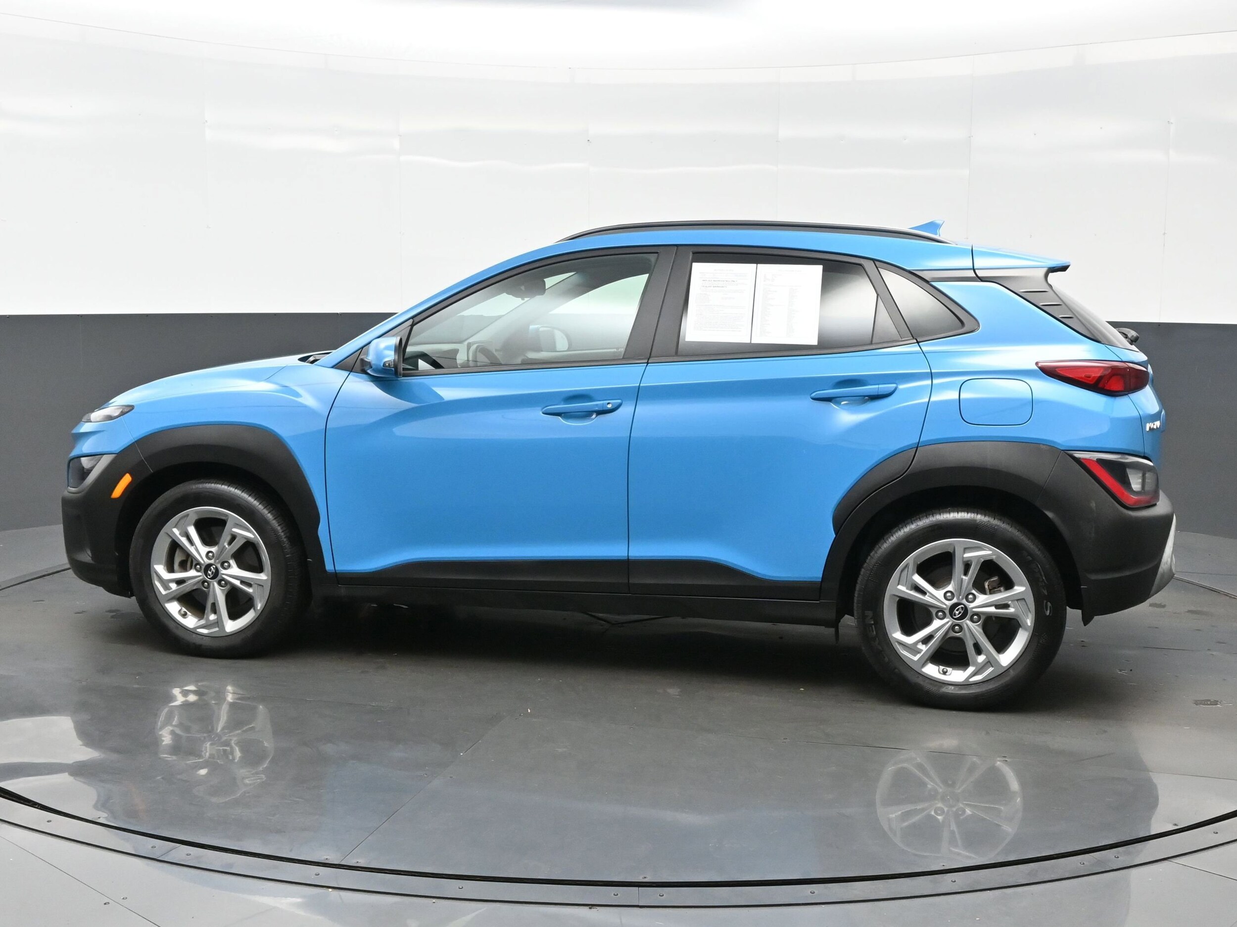 2023 Hyundai Kona SEL photo 3