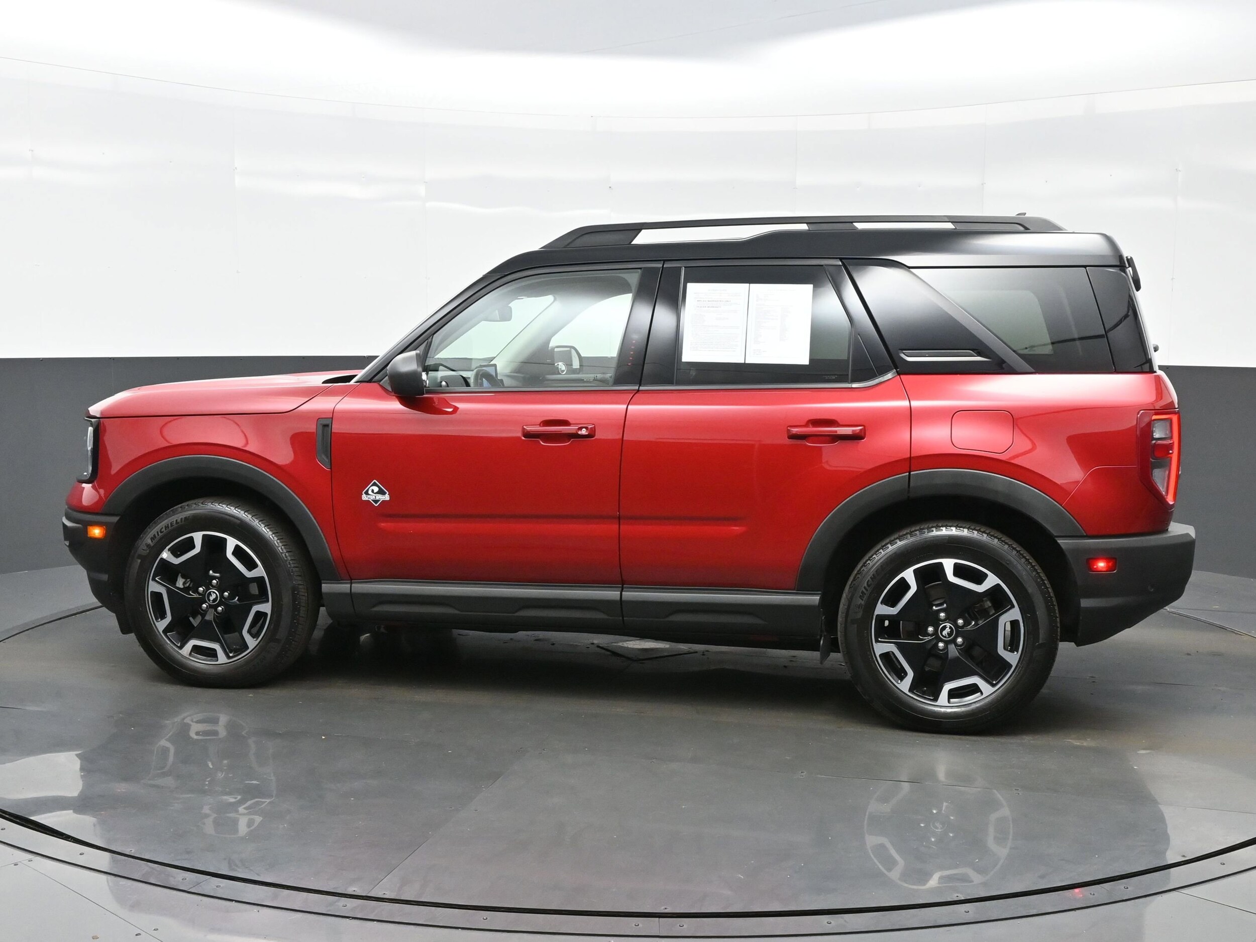 2021 Ford Bronco Sport Outer Banks photo 3