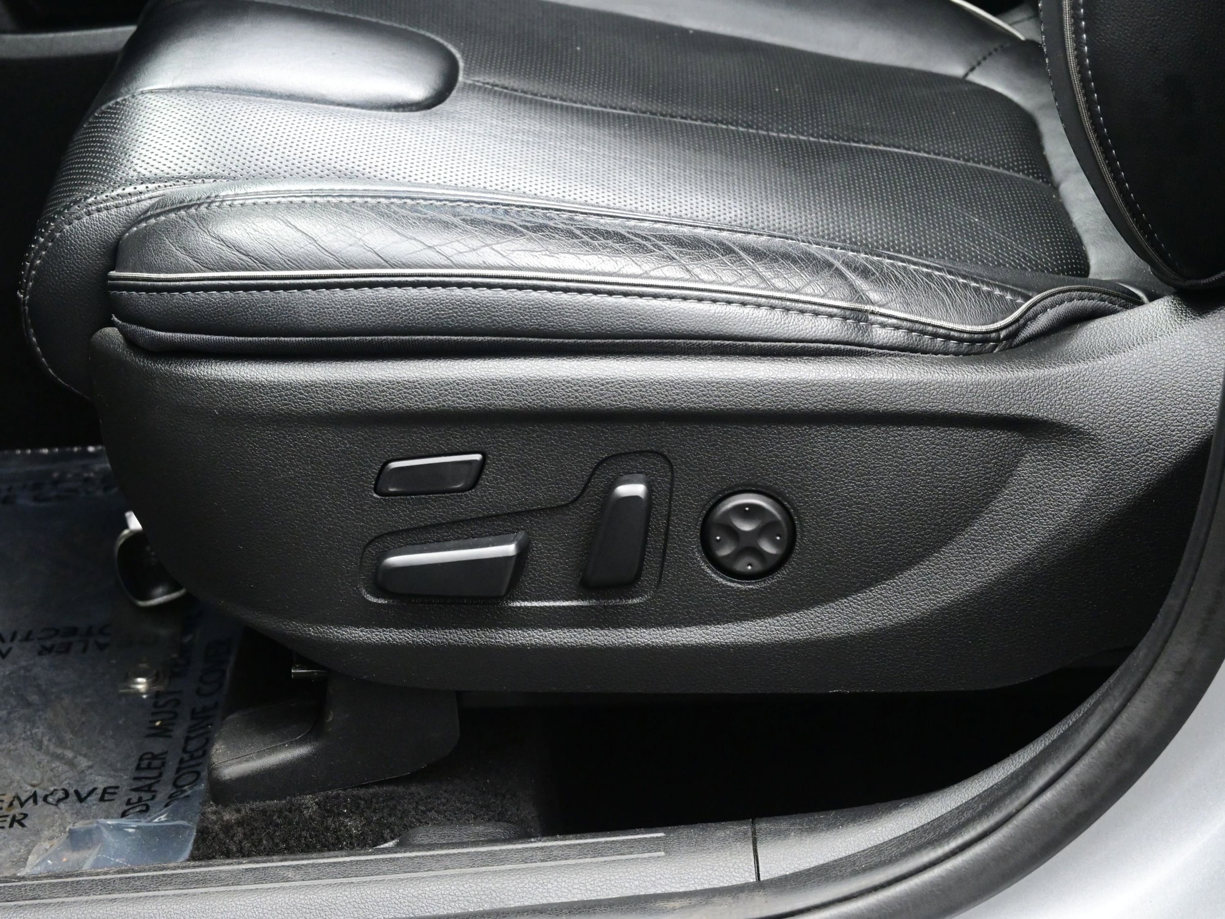 2022 Hyundai Santa Fe Limited - Photo 12