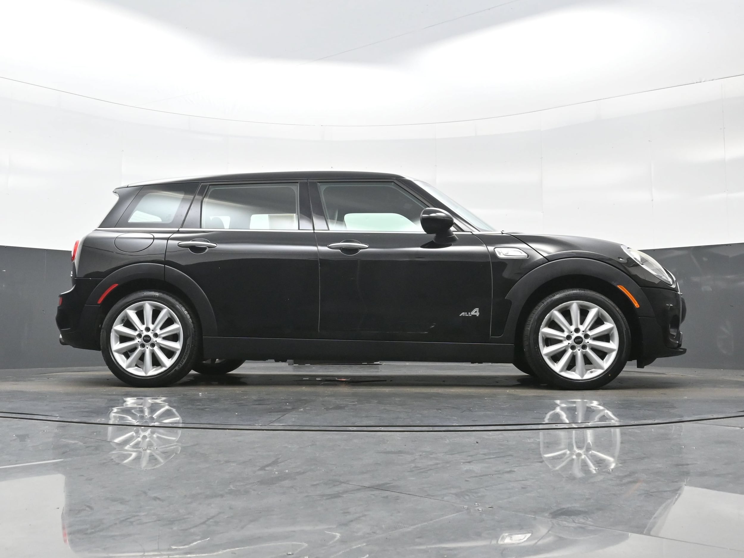 2017 MINI Clubman S - Photo 29