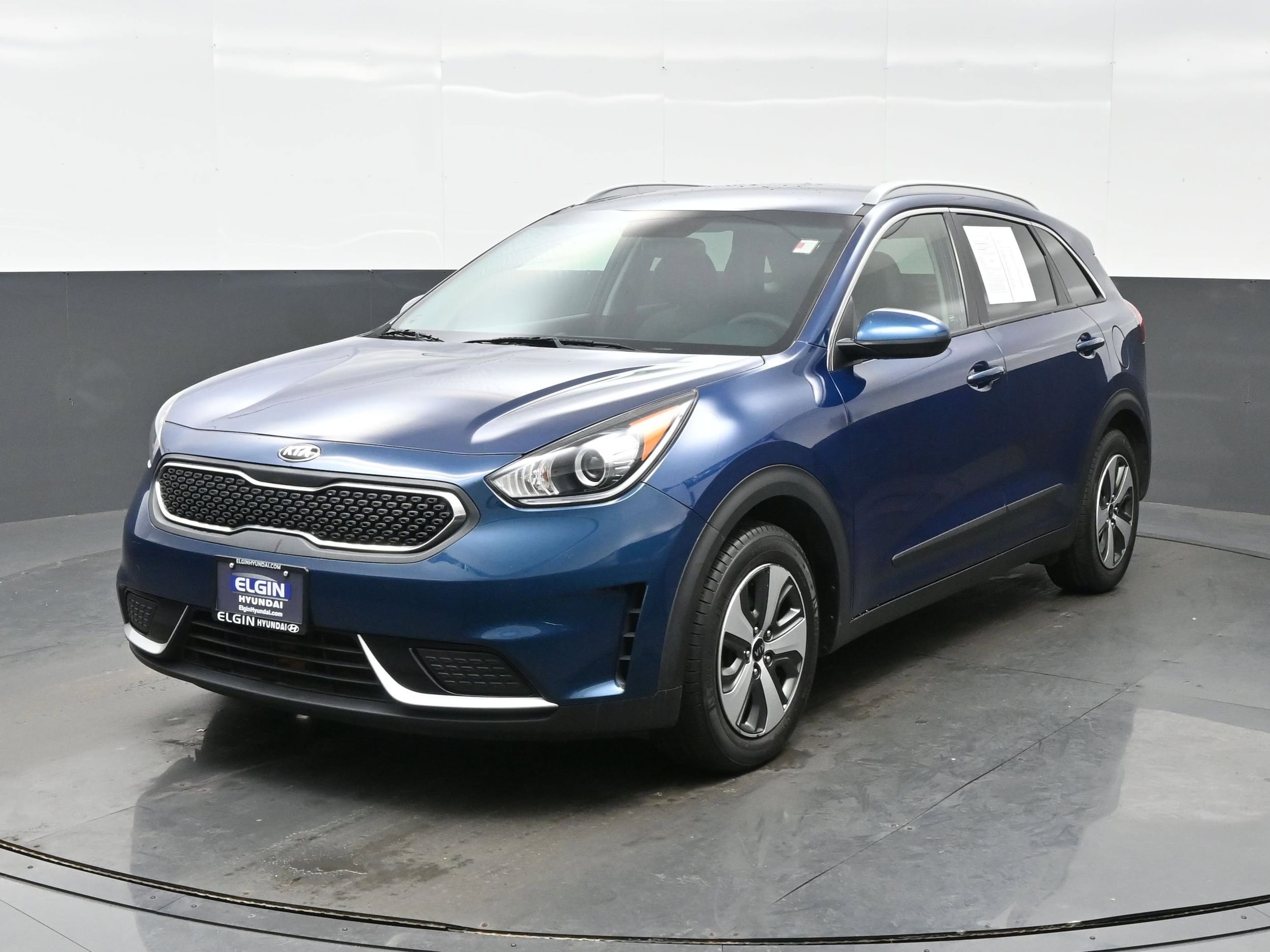 2017 Kia Niro LX's photo
