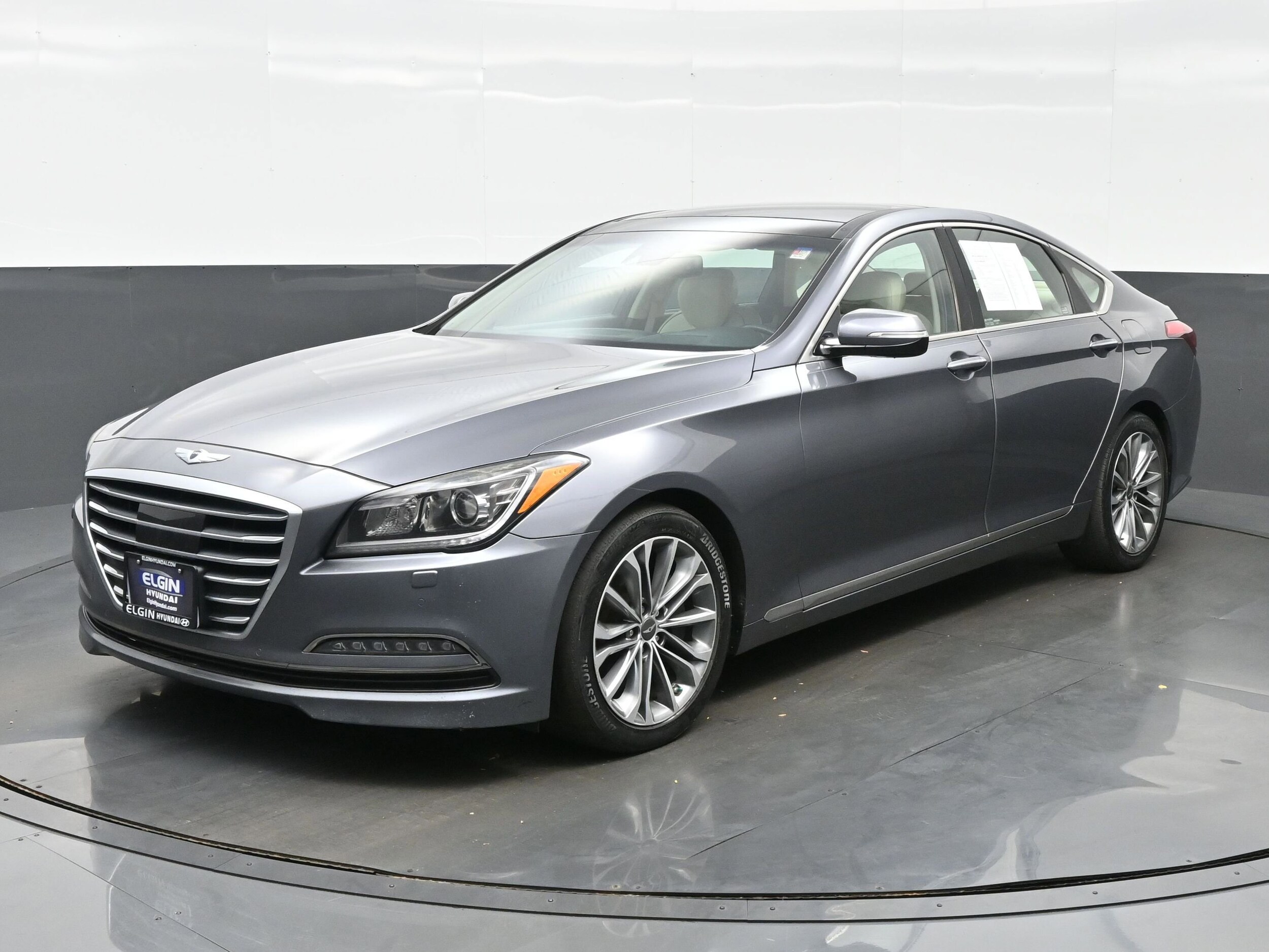 2016 Hyundai Genesis 3.8 photo 2