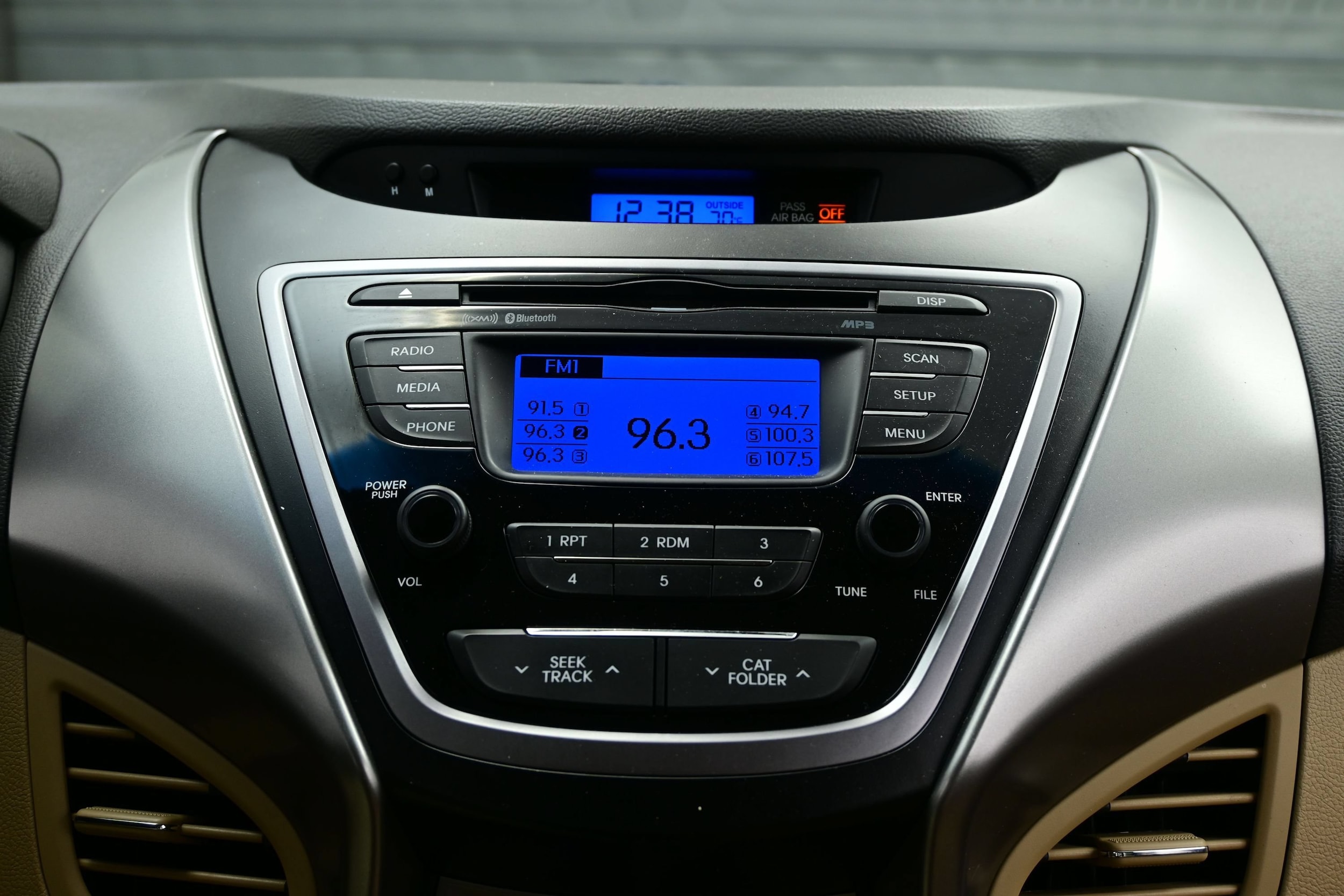 2013 Hyundai Elantra GLS - Photo 17