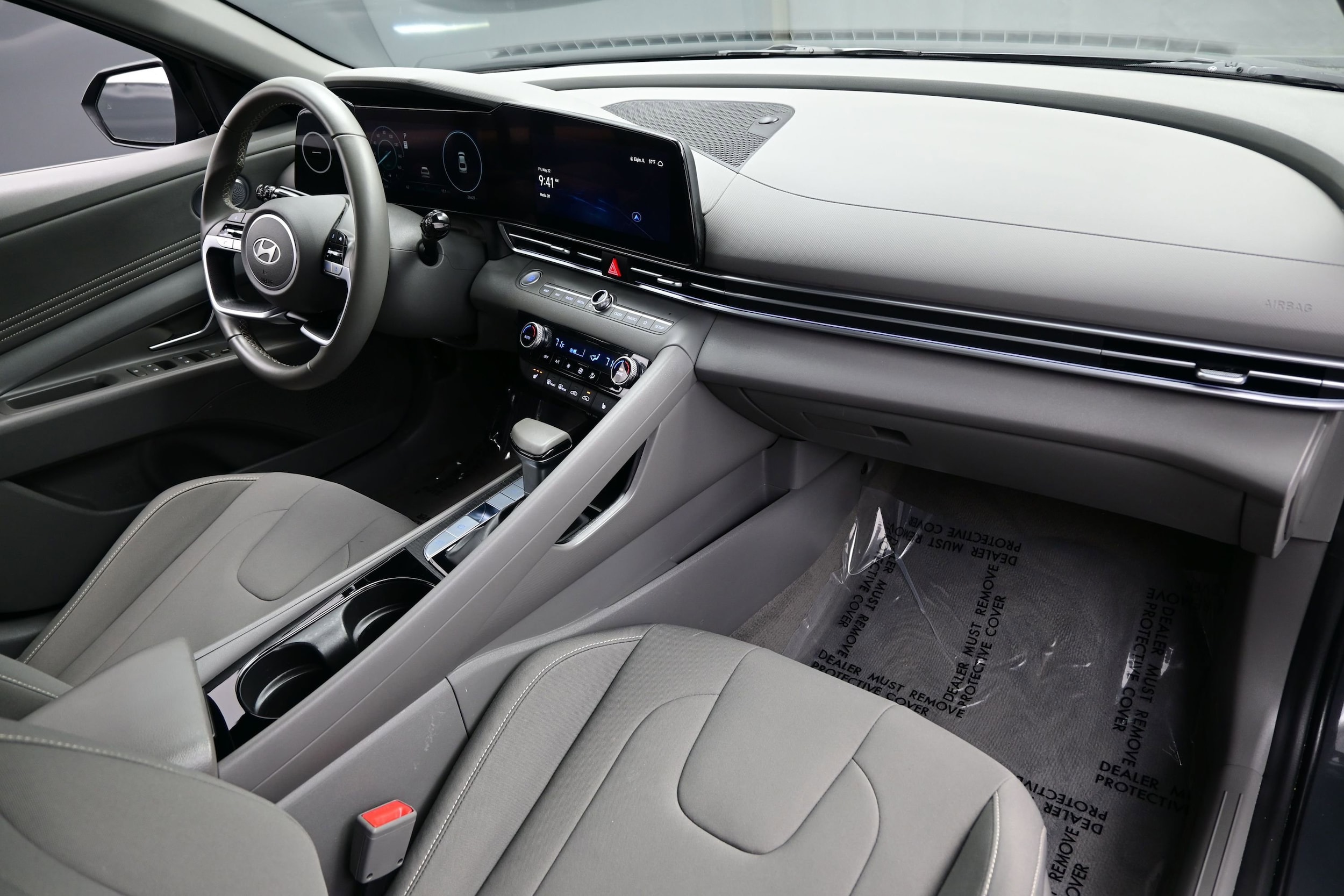 2024 Hyundai Elantra SEL - Photo 14