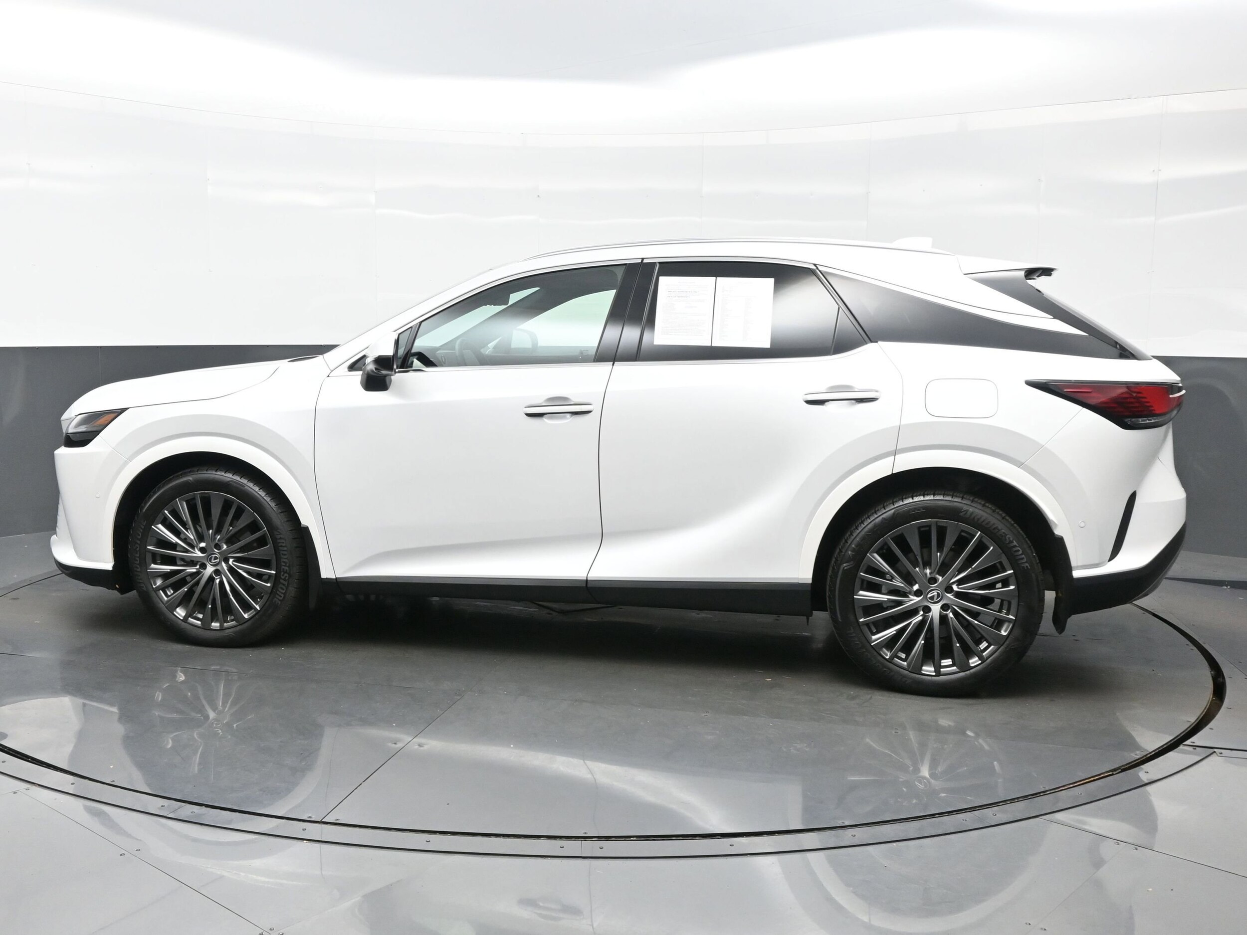 2025 Lexus RX 350 Luxury photo 3