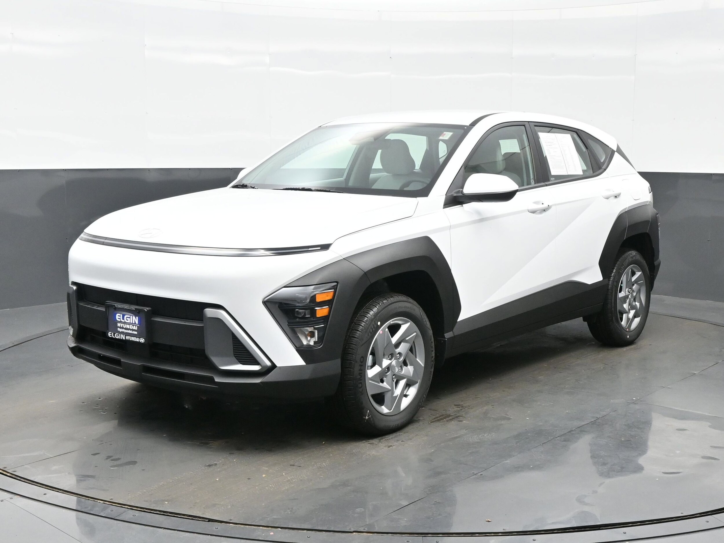 2026 Hyundai Kona SE photo 2