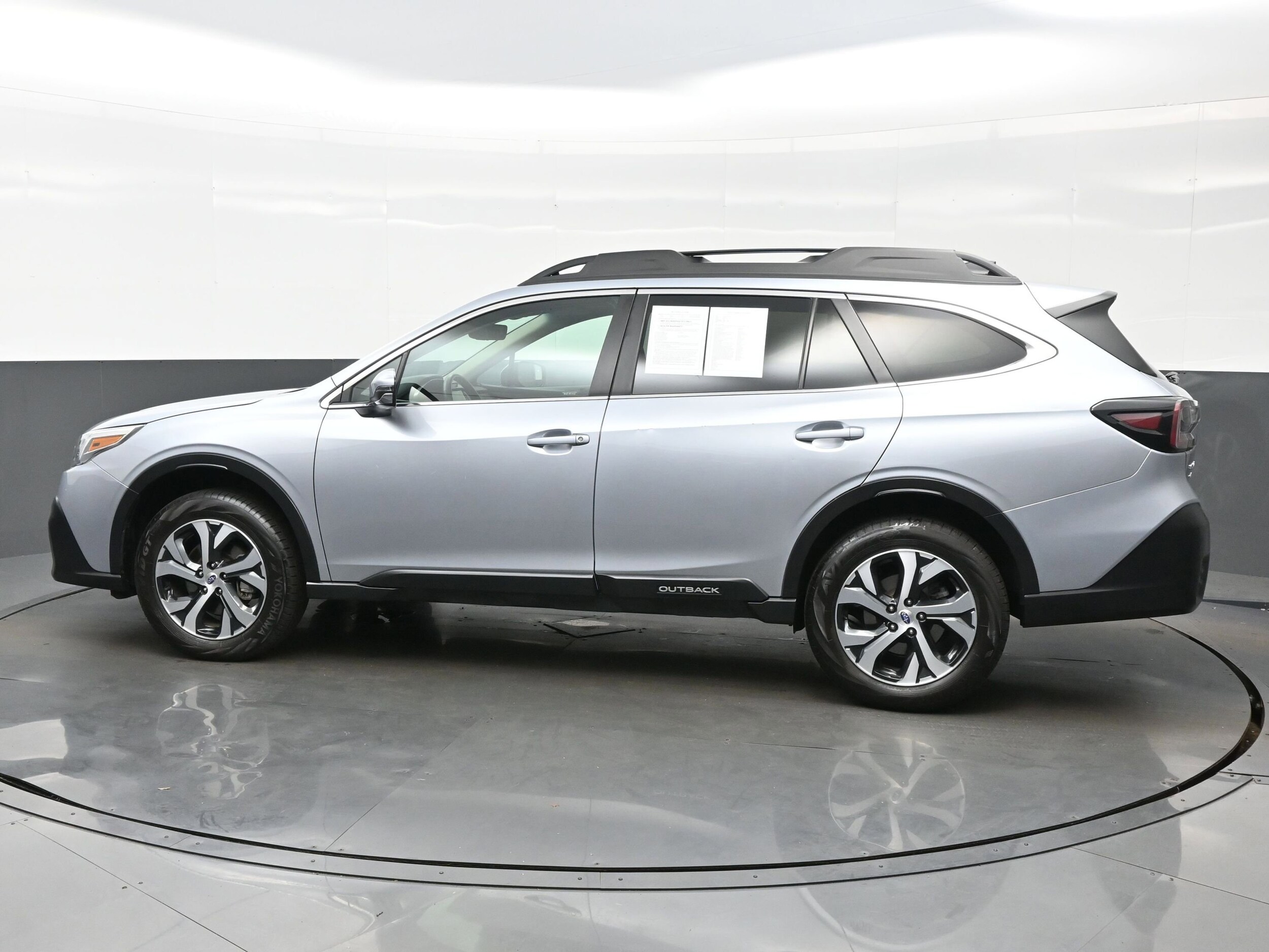 2022 Subaru Outback Limited photo 3
