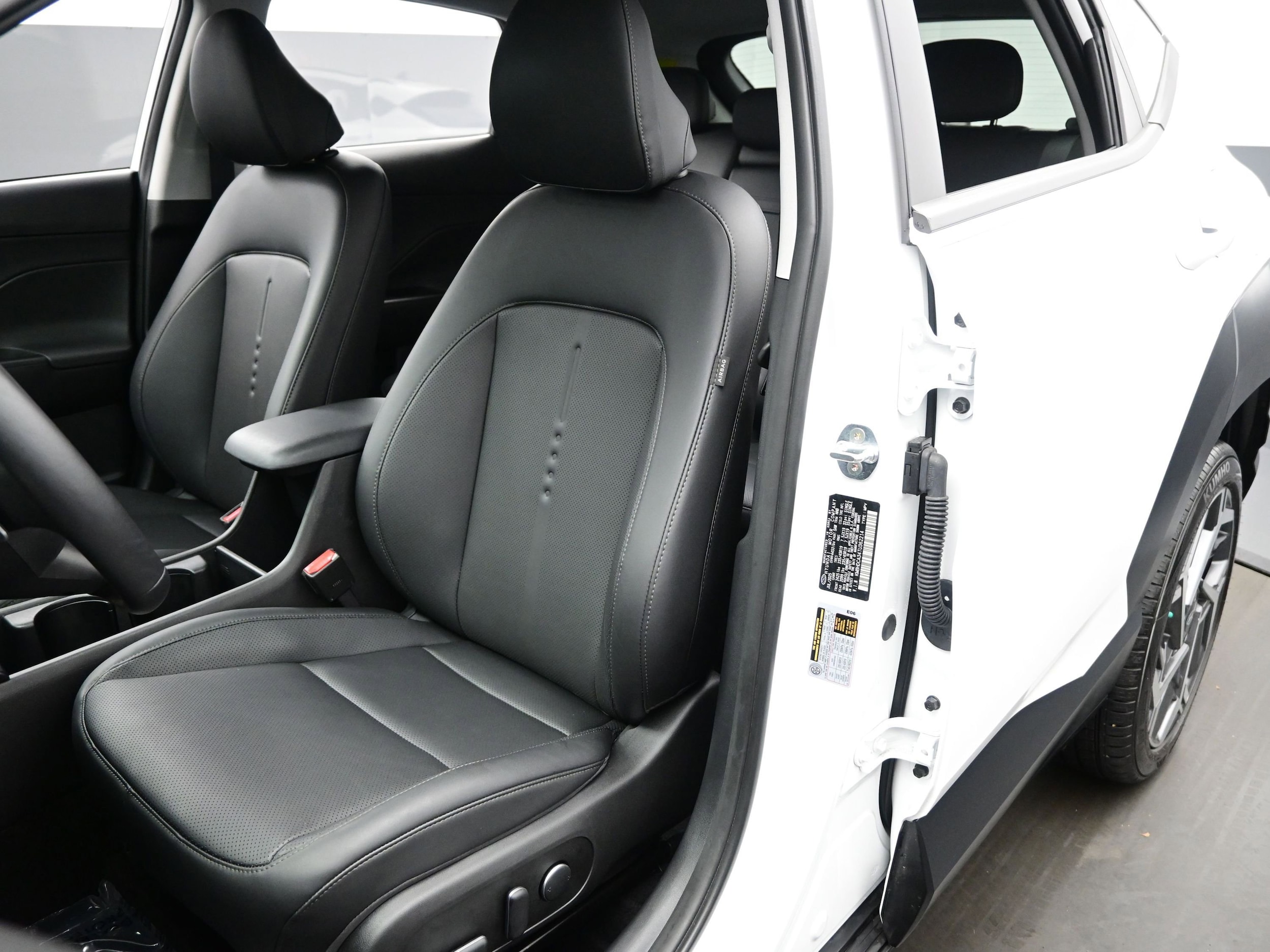 2026 Hyundai Kona SEL Premium - Photo 11