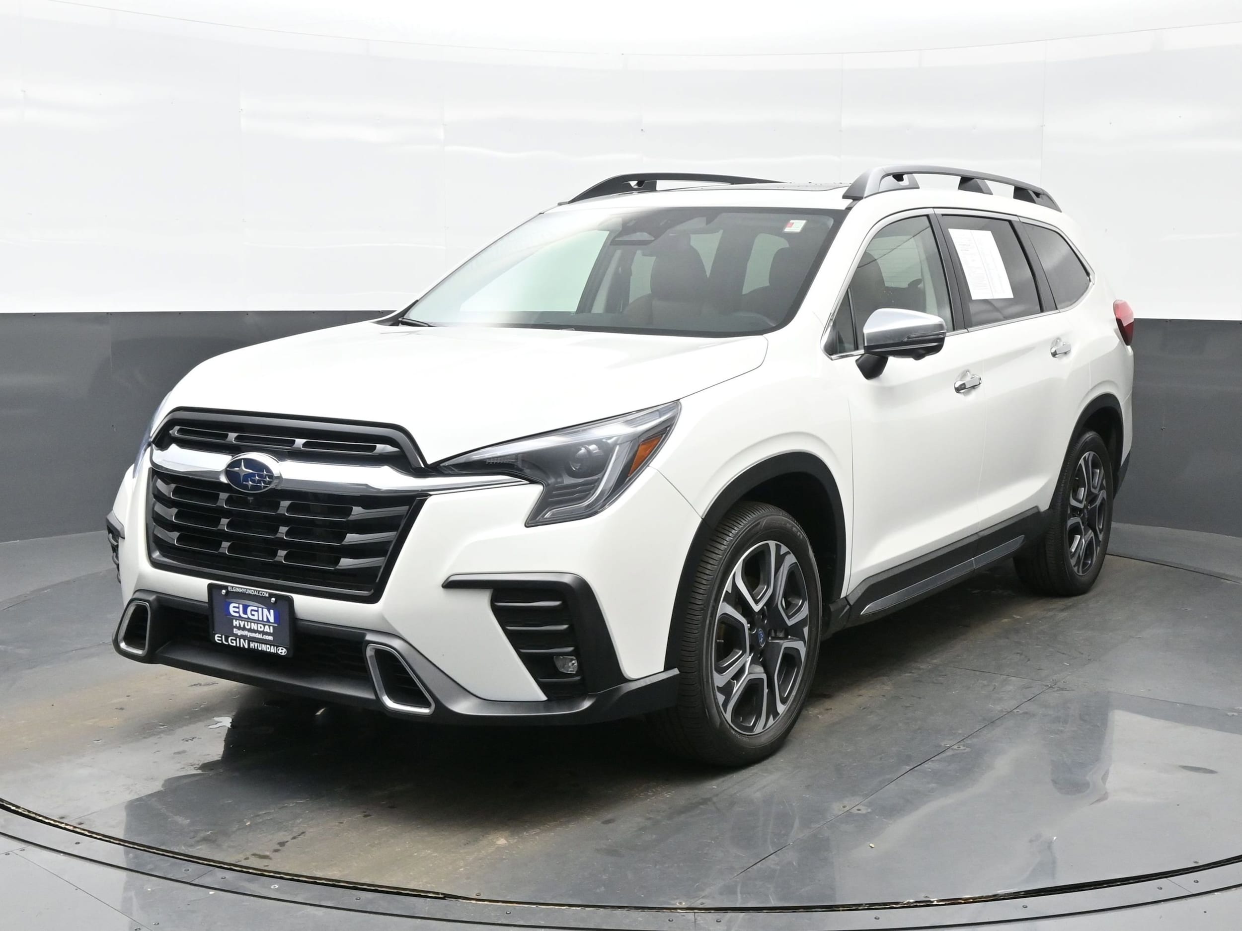 2023 Subaru Ascent Touring's photo