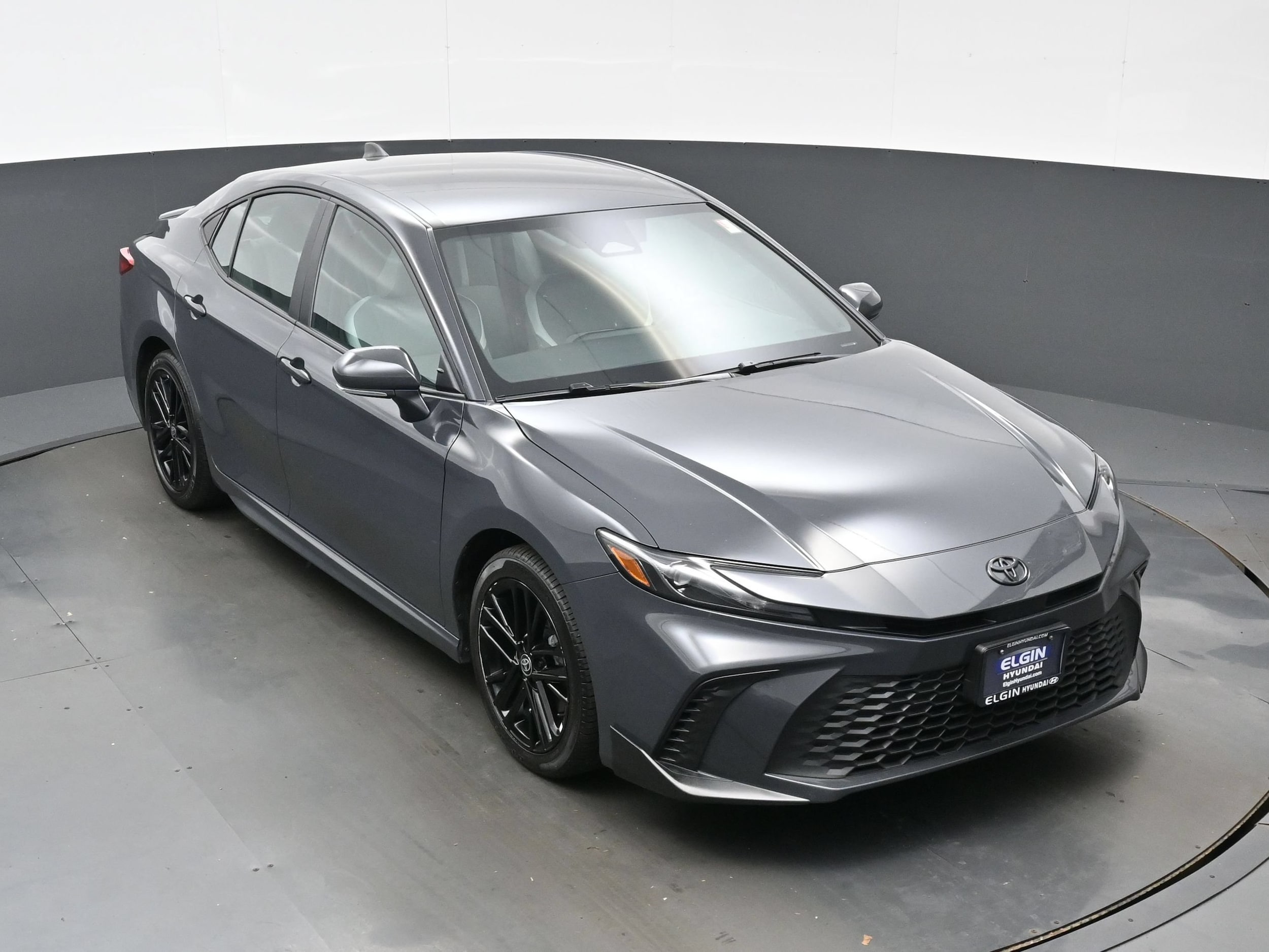 2025 Toyota Camry SE - Photo 40