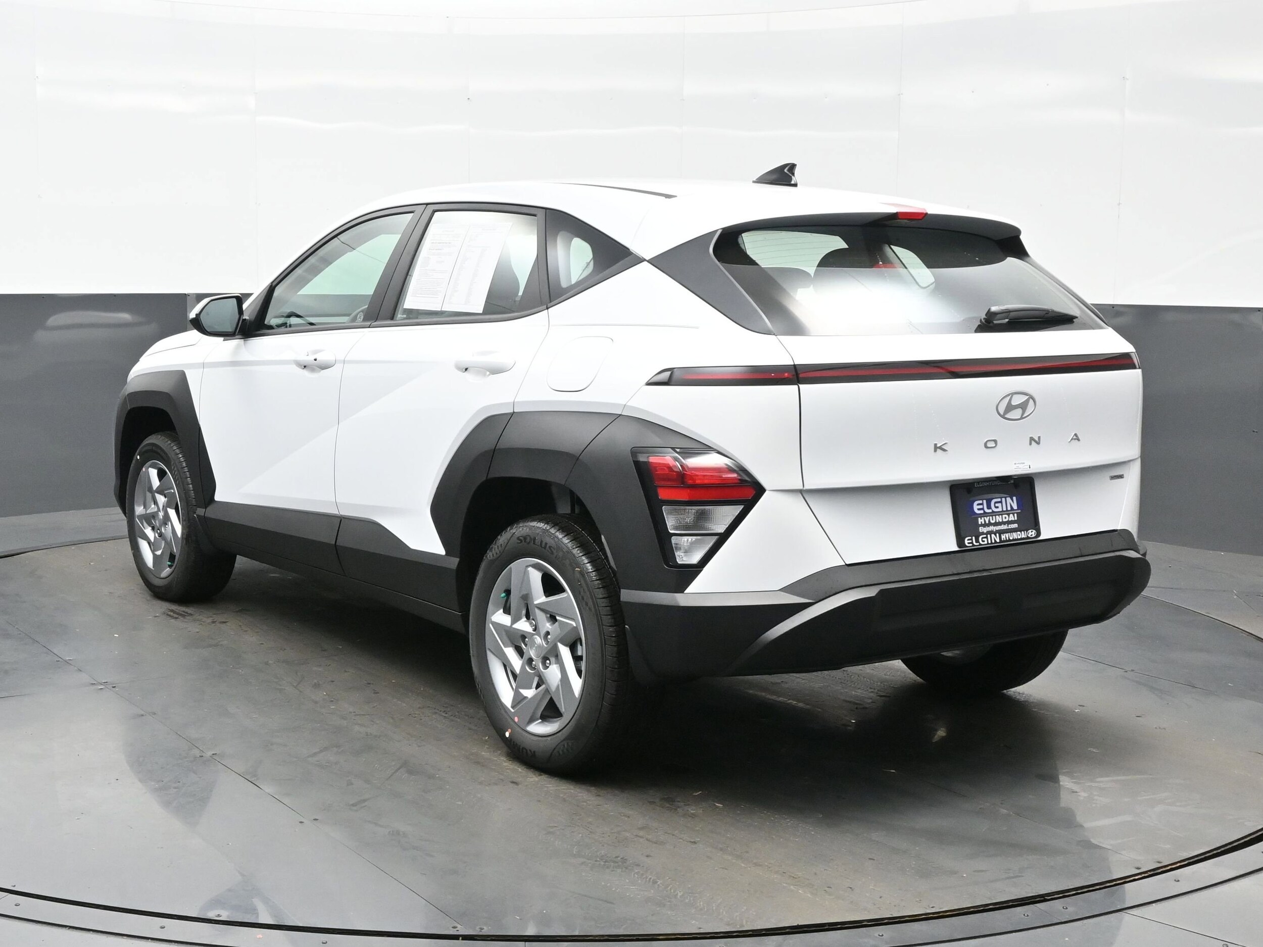 2026 Hyundai Kona SE photo 4