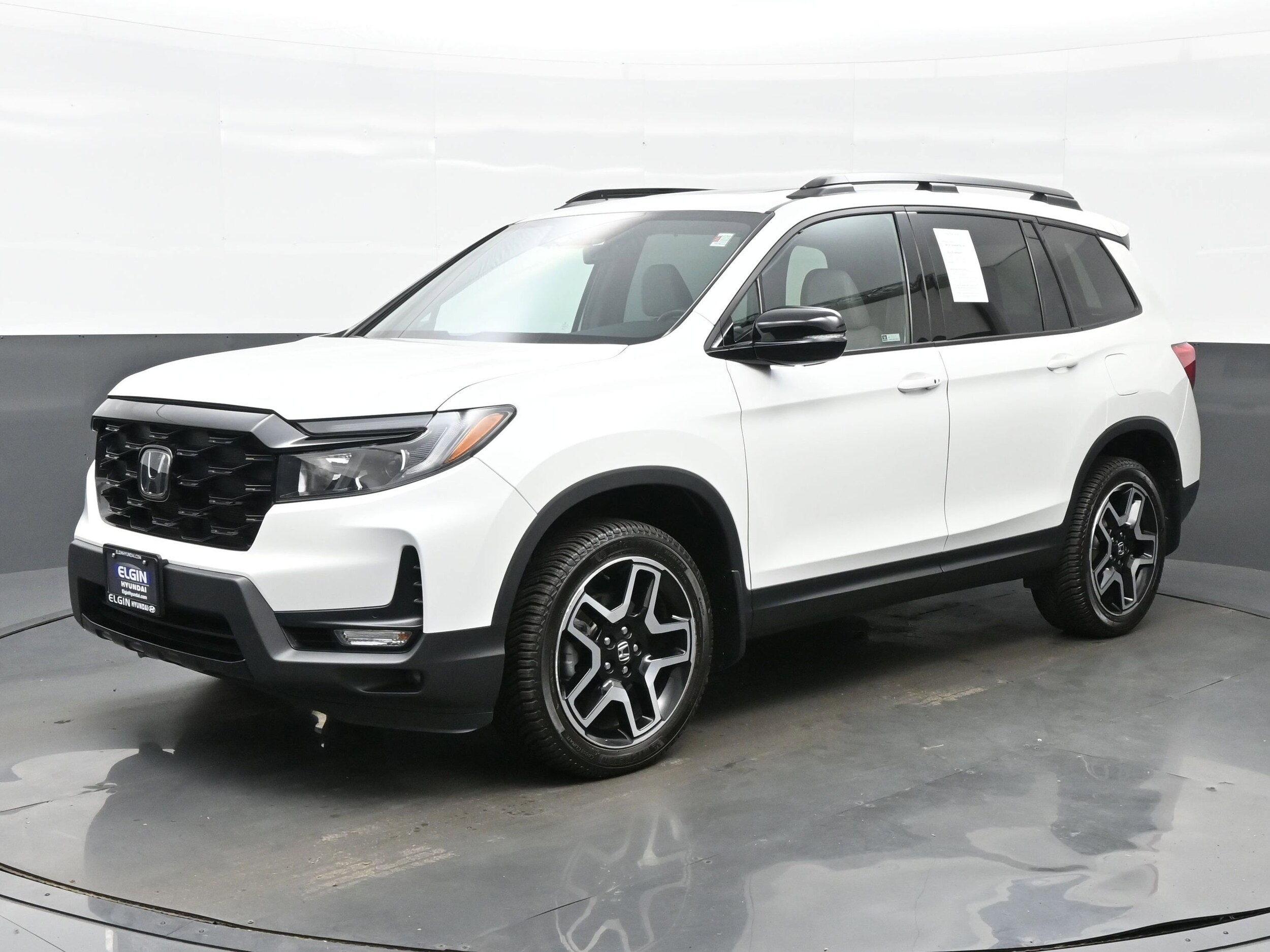 2022 Honda Passport Elite photo 2