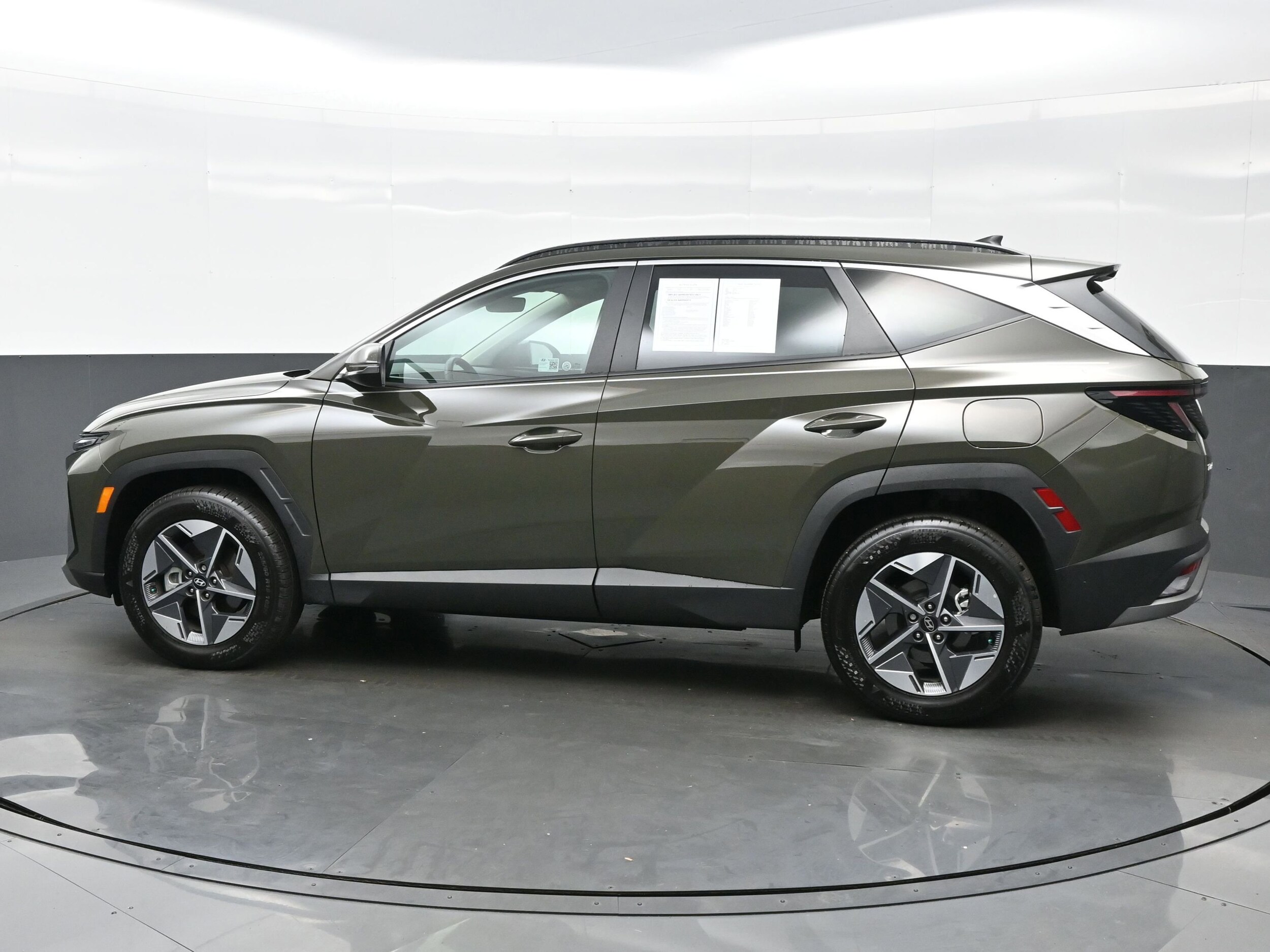 2025 Hyundai Tucson SEL Convenience photo 3