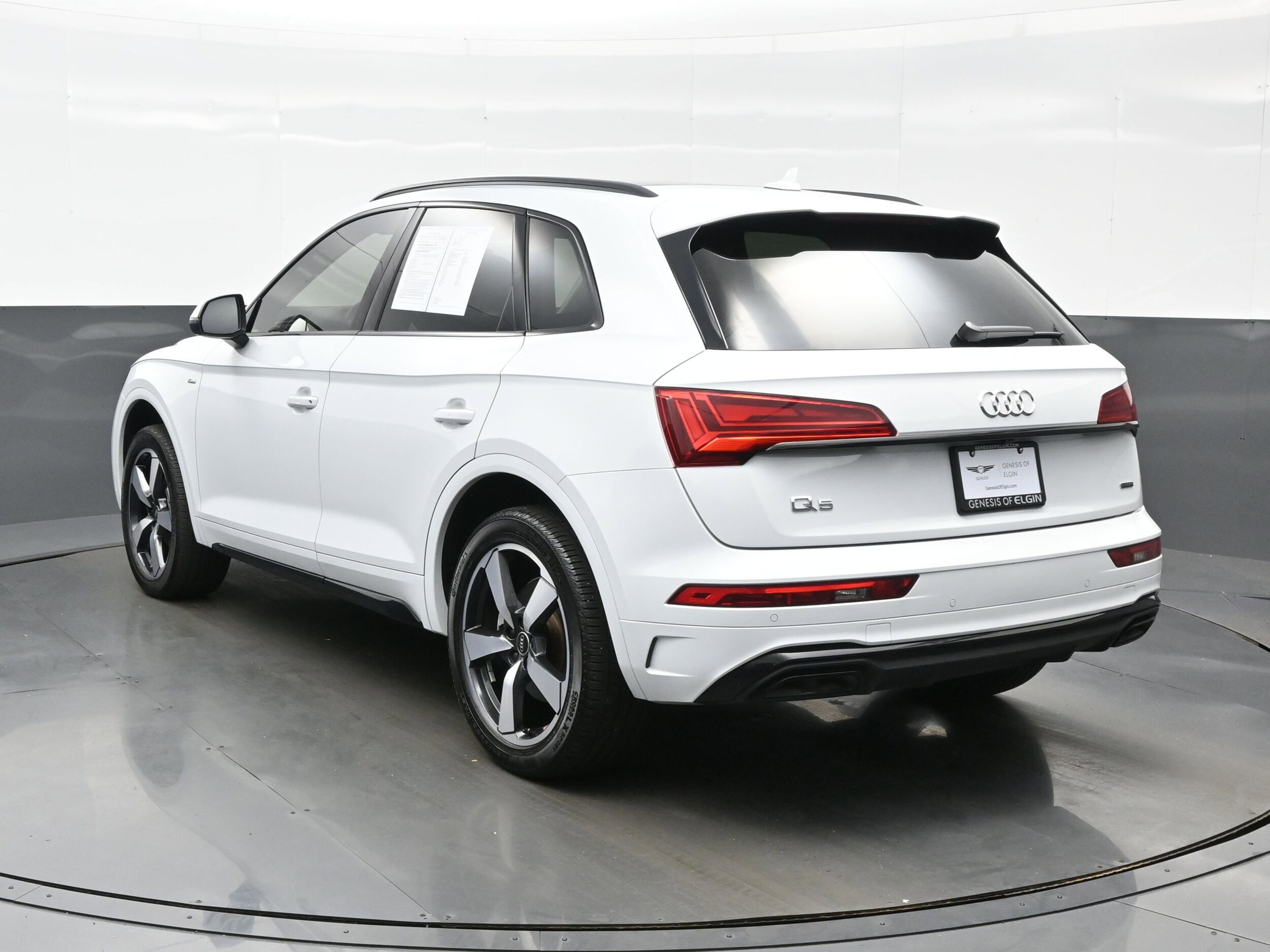 2022 Audi Q5 S line Premium Plus photo 3