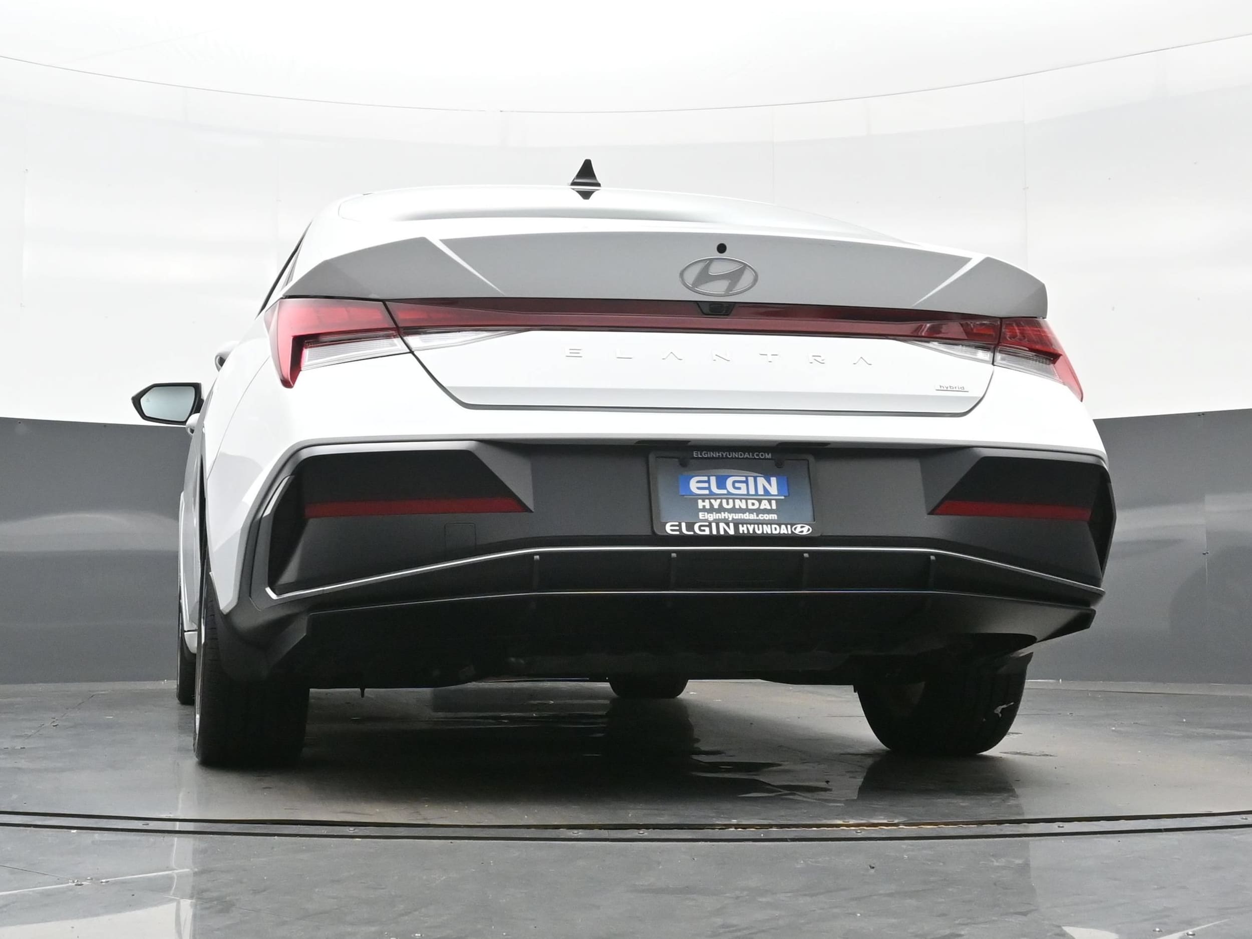 2025 Hyundai Elantra Limited - Photo 30