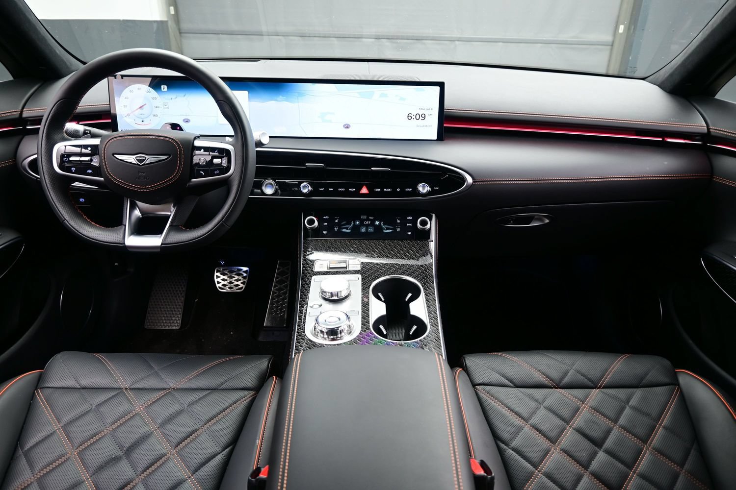 2026 GENESIS GV70 Sport Prestige - Photo 17